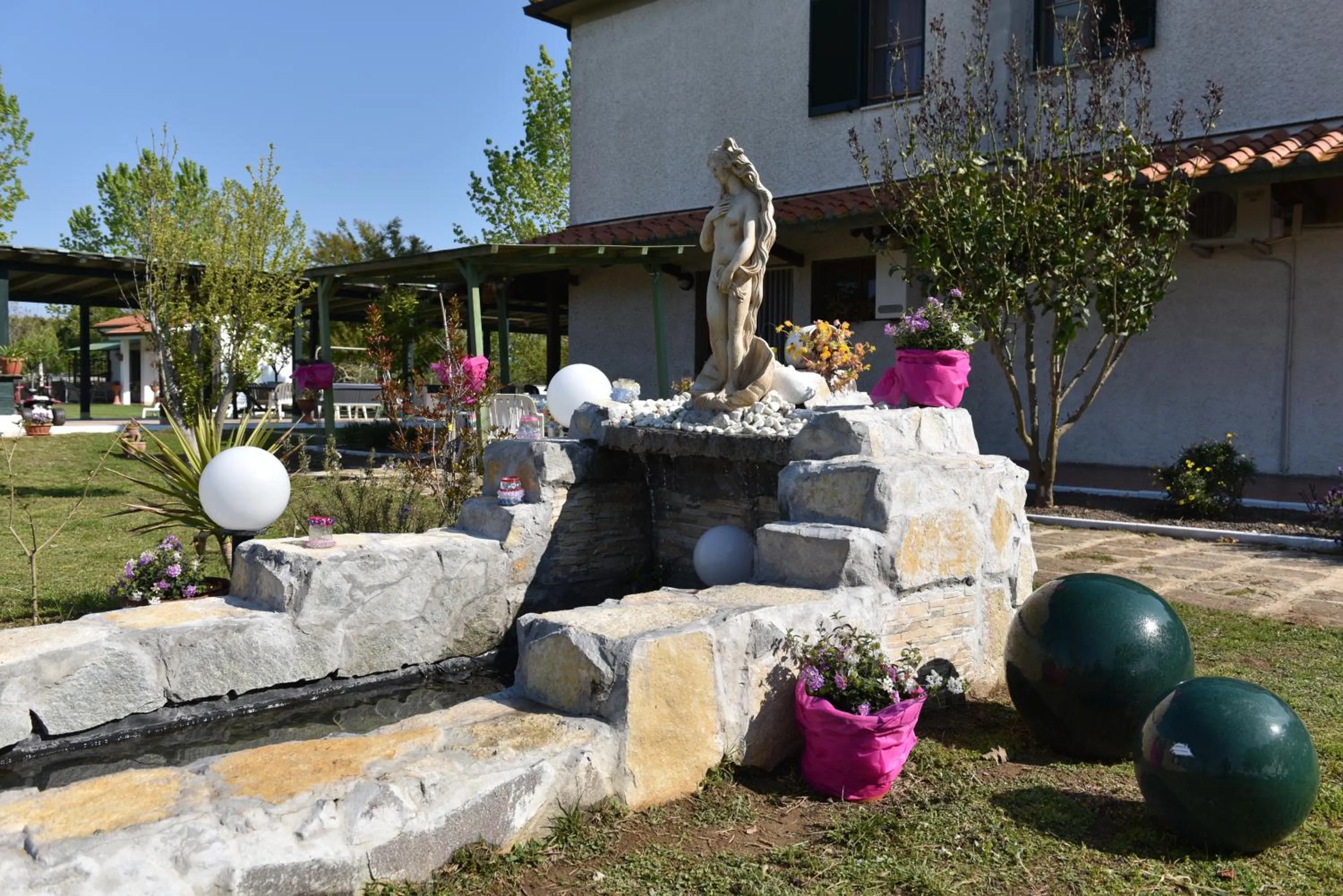 Spring in Villa Isabella