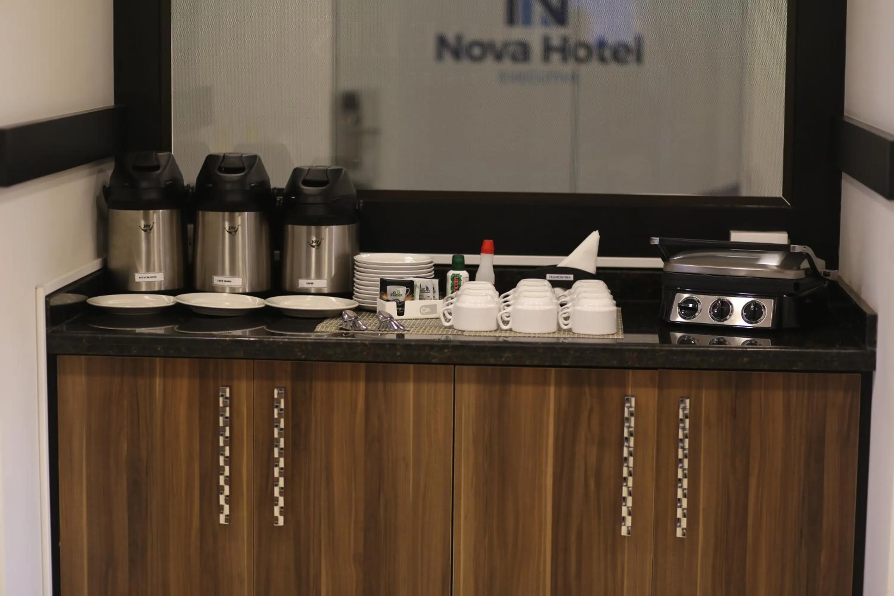 Coffee/tea facilities in Nova Hotel