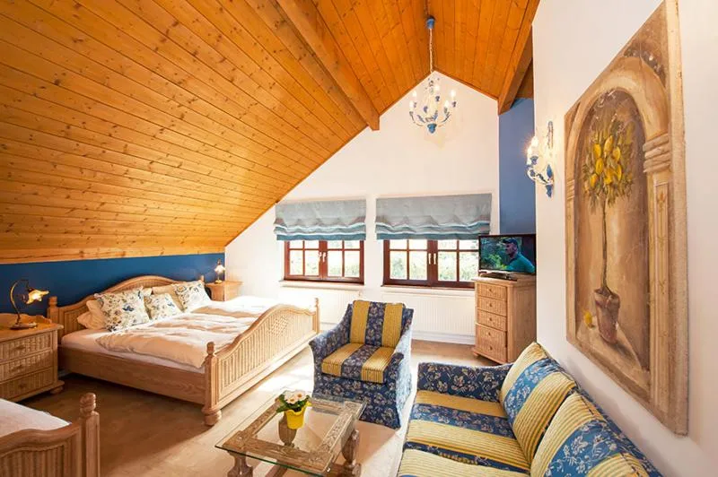 Photo of the whole room, Bed in Romantik Villa