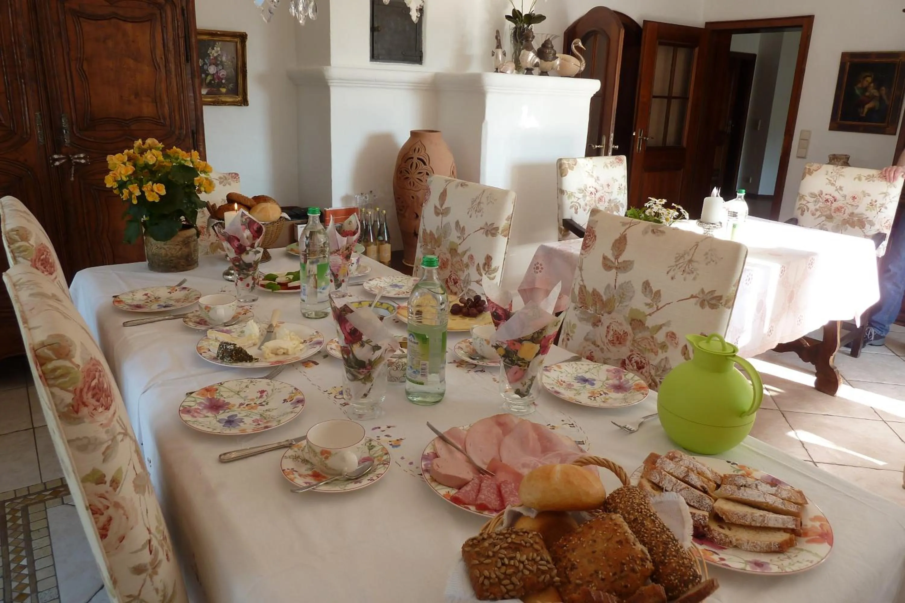 Breakfast in Romantik Villa