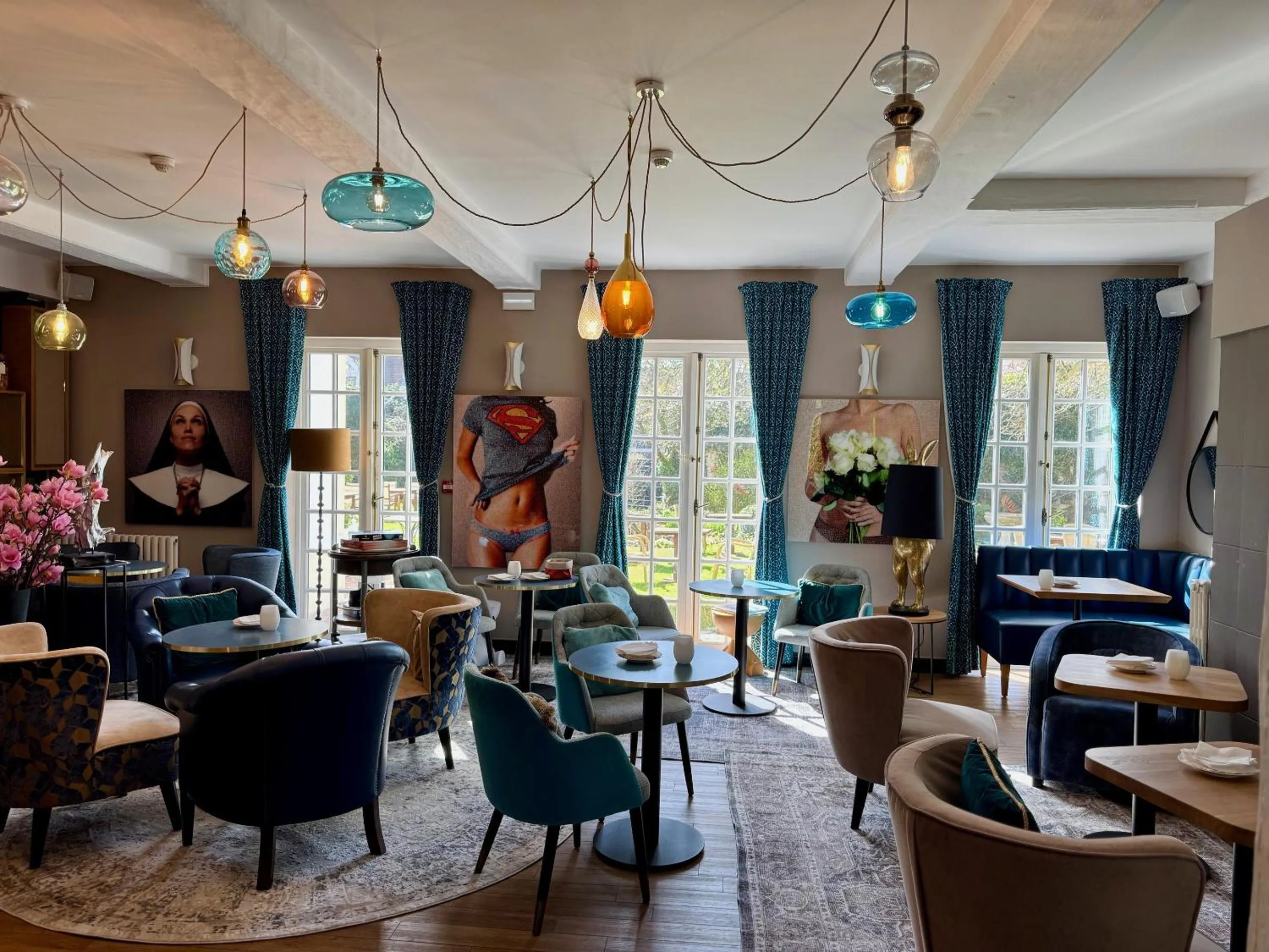 Restaurant/places to eat in Chateau De Montreuil