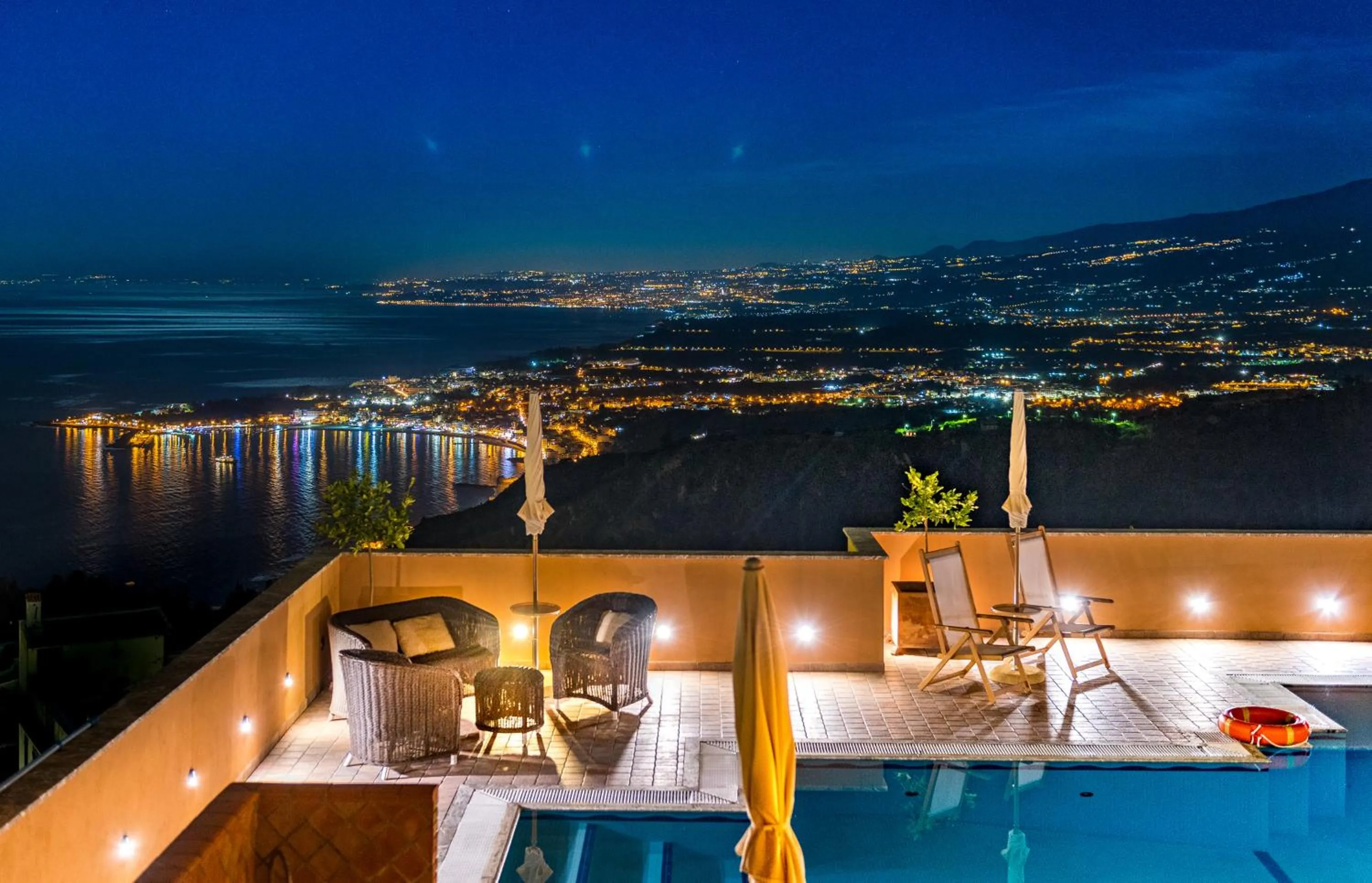 Solarium in Villa Le Terrazze Charming Rooms