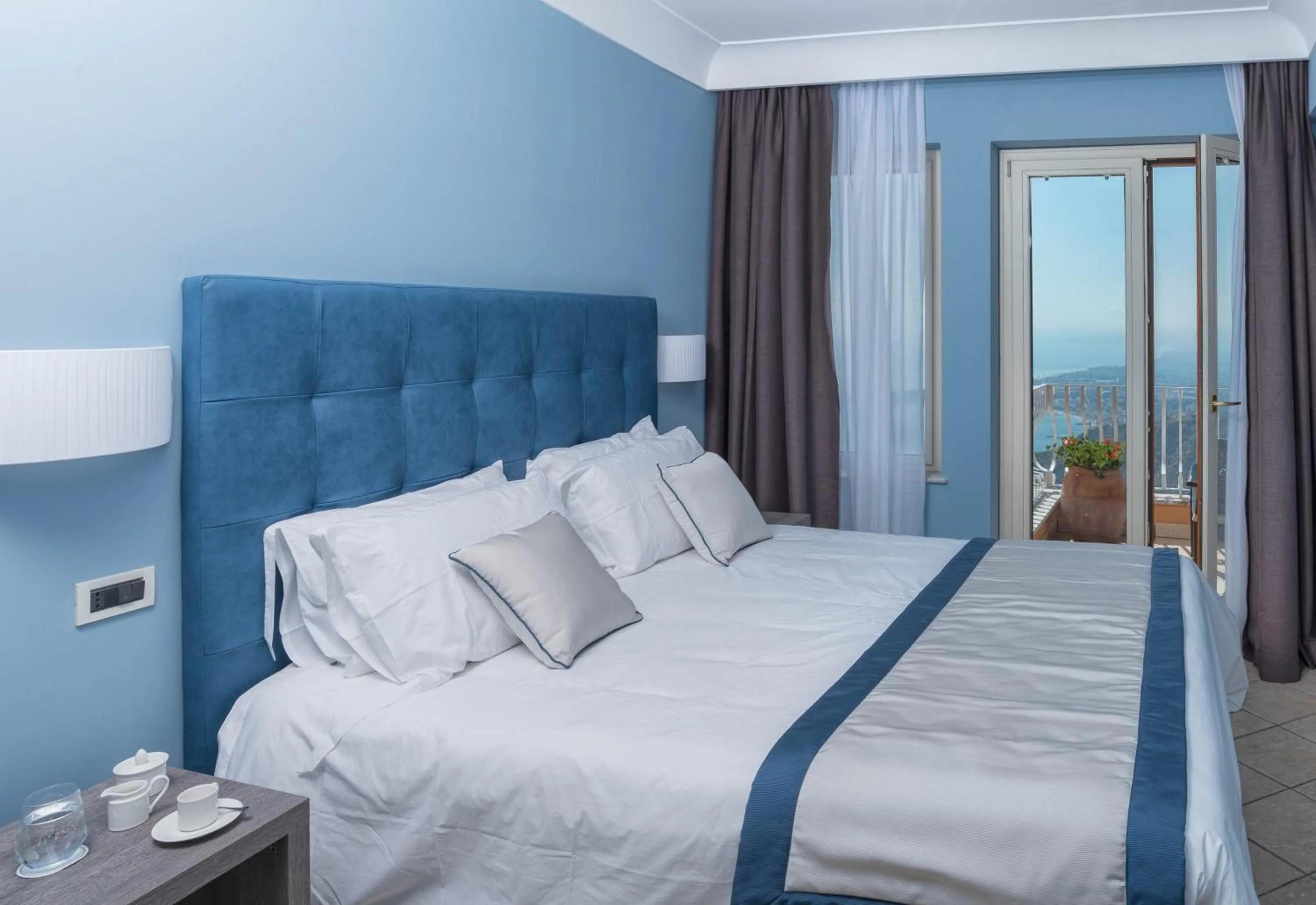 Photo of the whole room, Bed in Villa Le Terrazze Charming Rooms