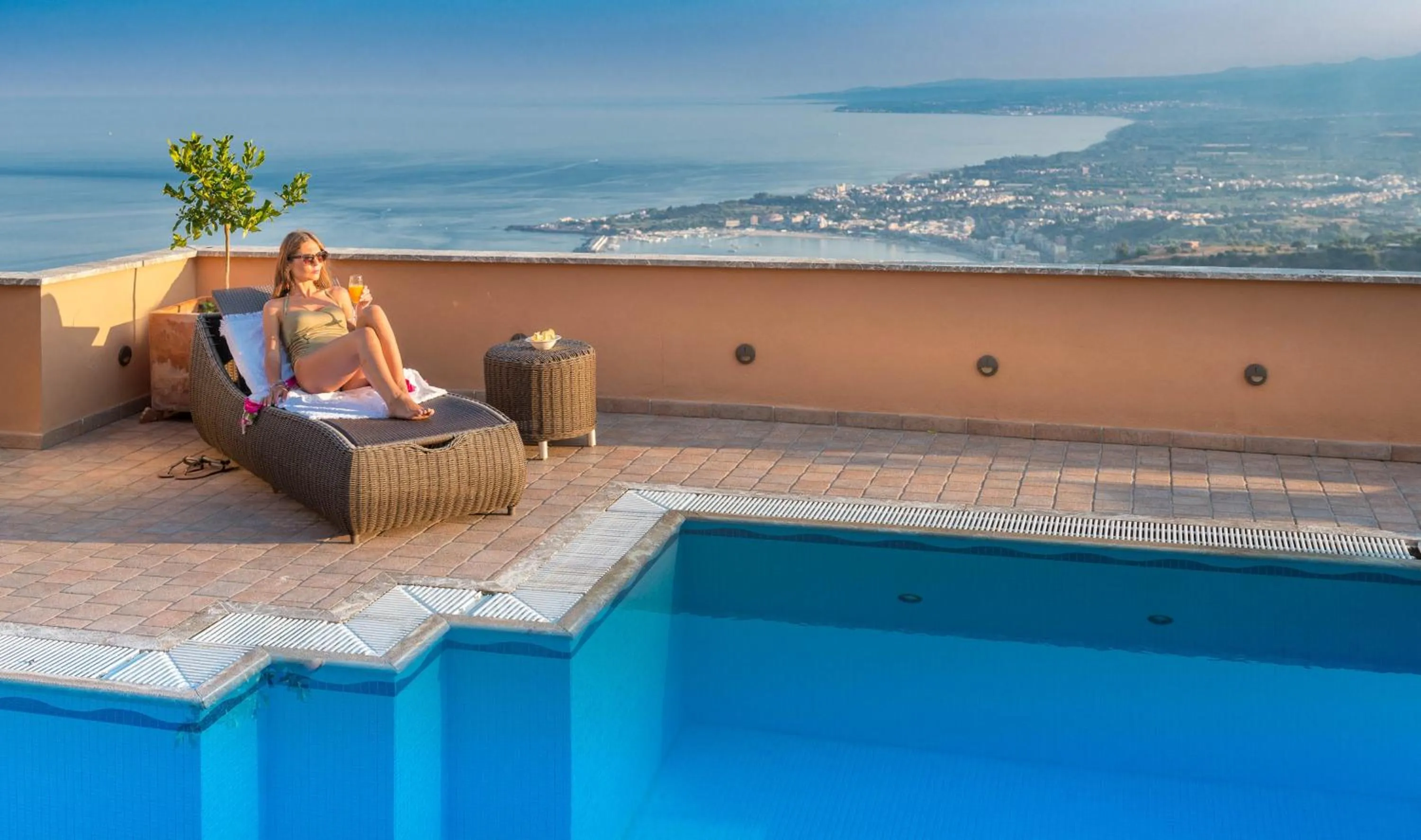 Swimming pool in Villa Le Terrazze Charming Rooms