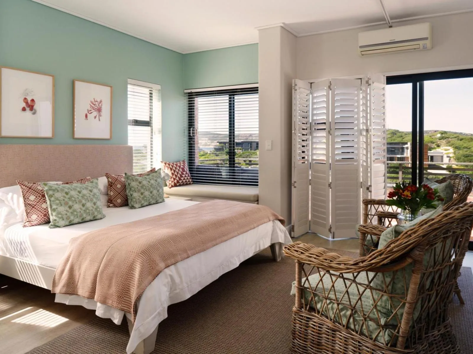 Photo of the whole room, Bed in Christiana Lodge