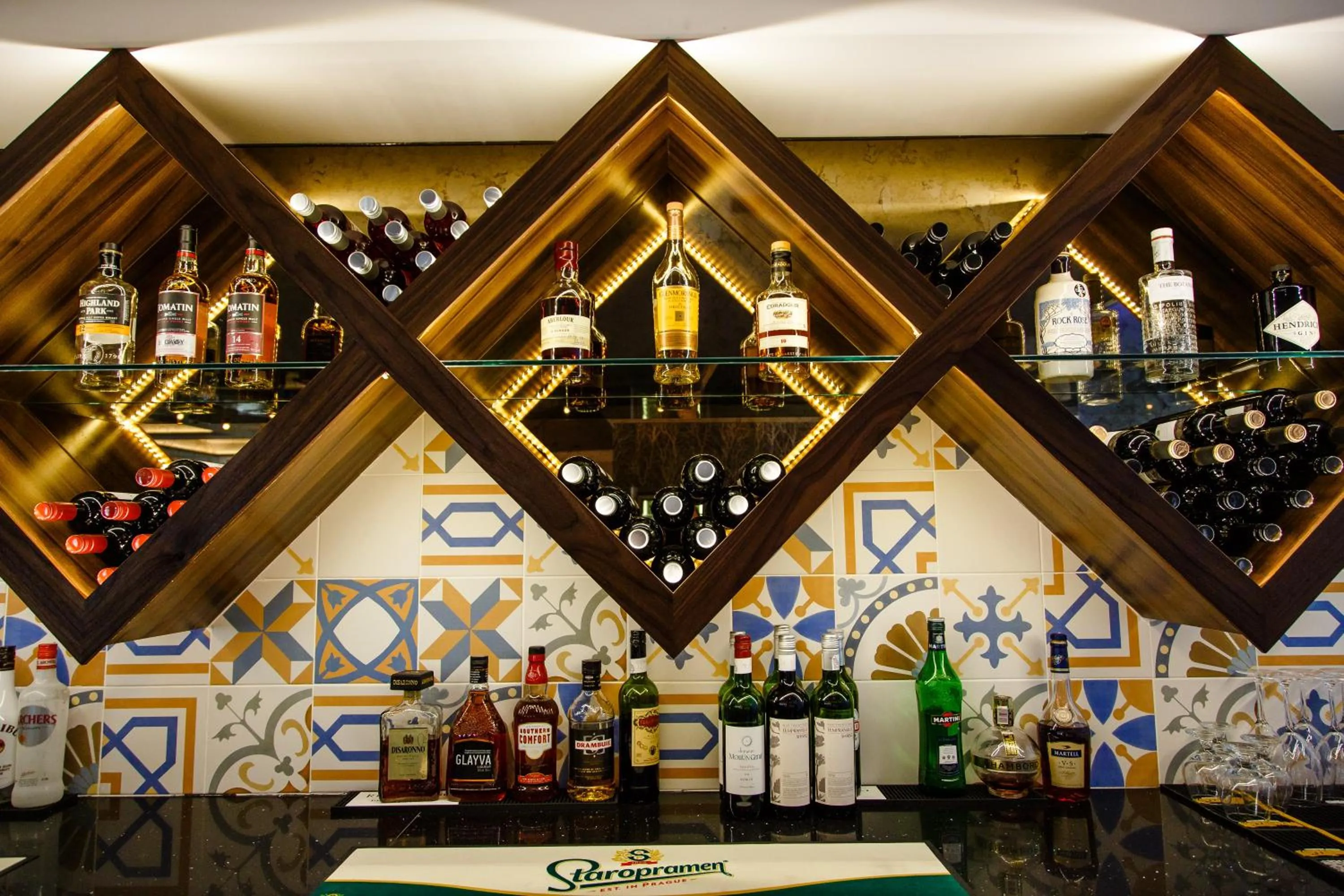 Restaurant/places to eat in Adamson Hotel