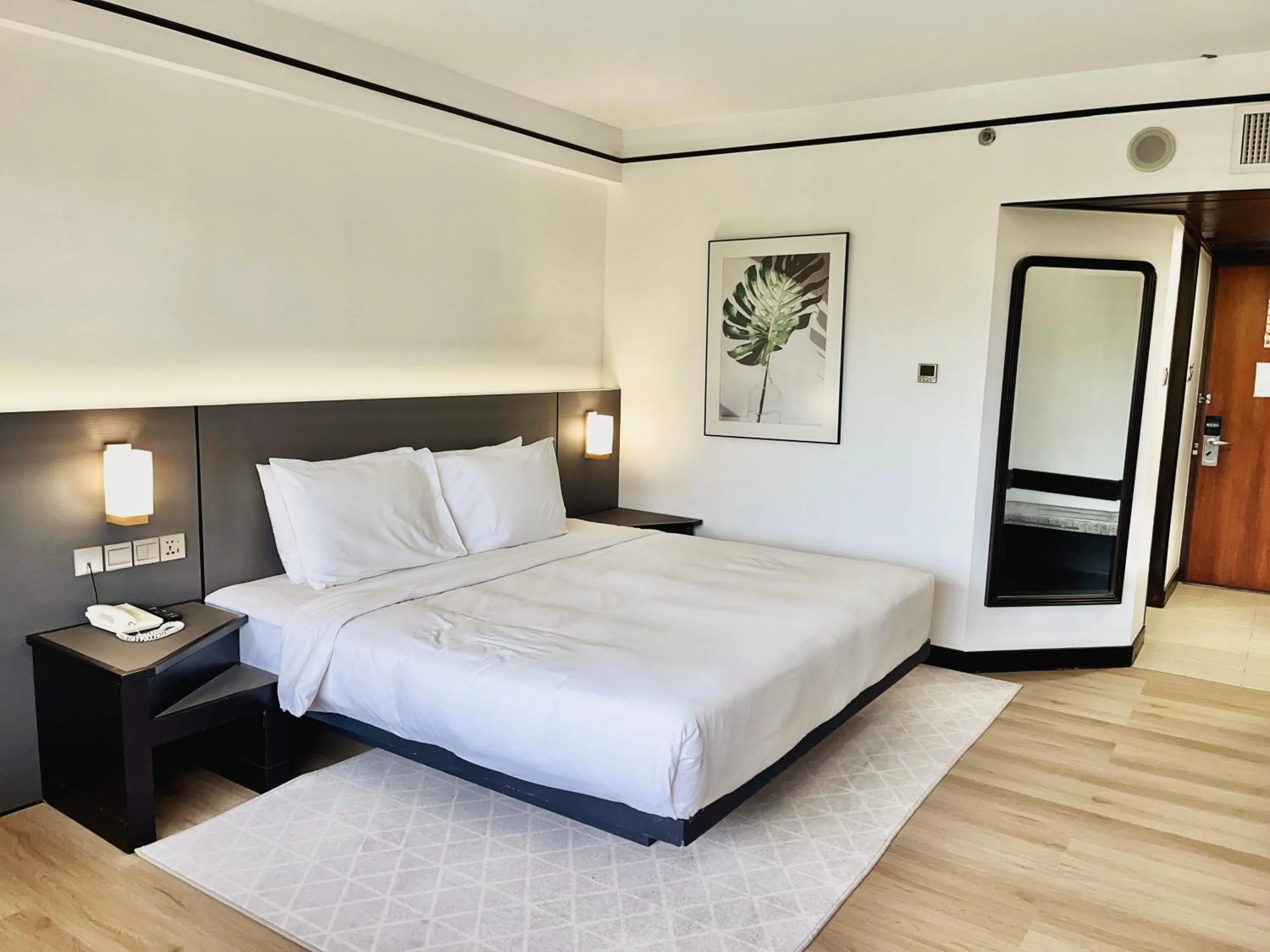 Bedroom, Bed in Sabah Hotel