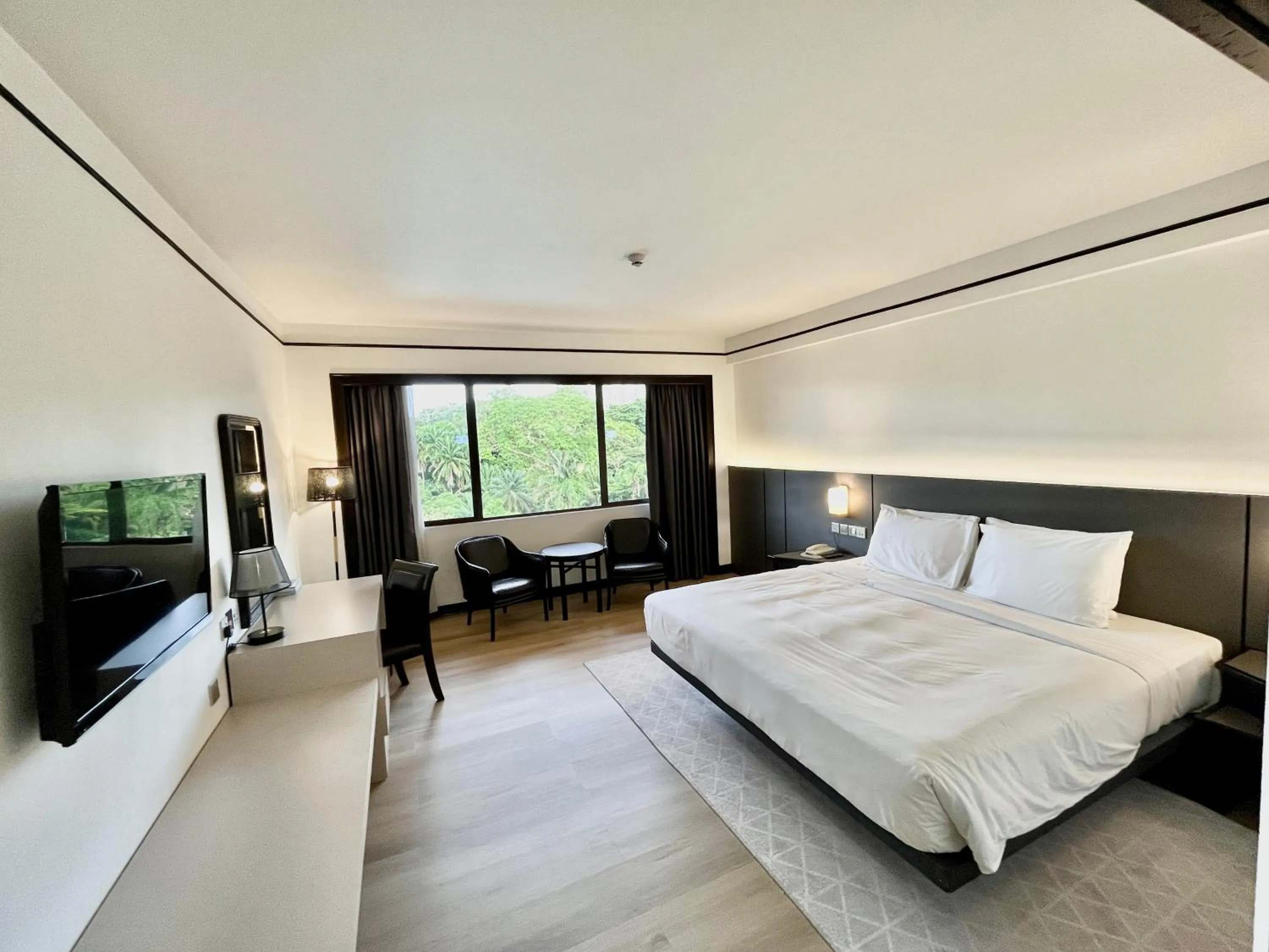 Bedroom, Bed in Sabah Hotel