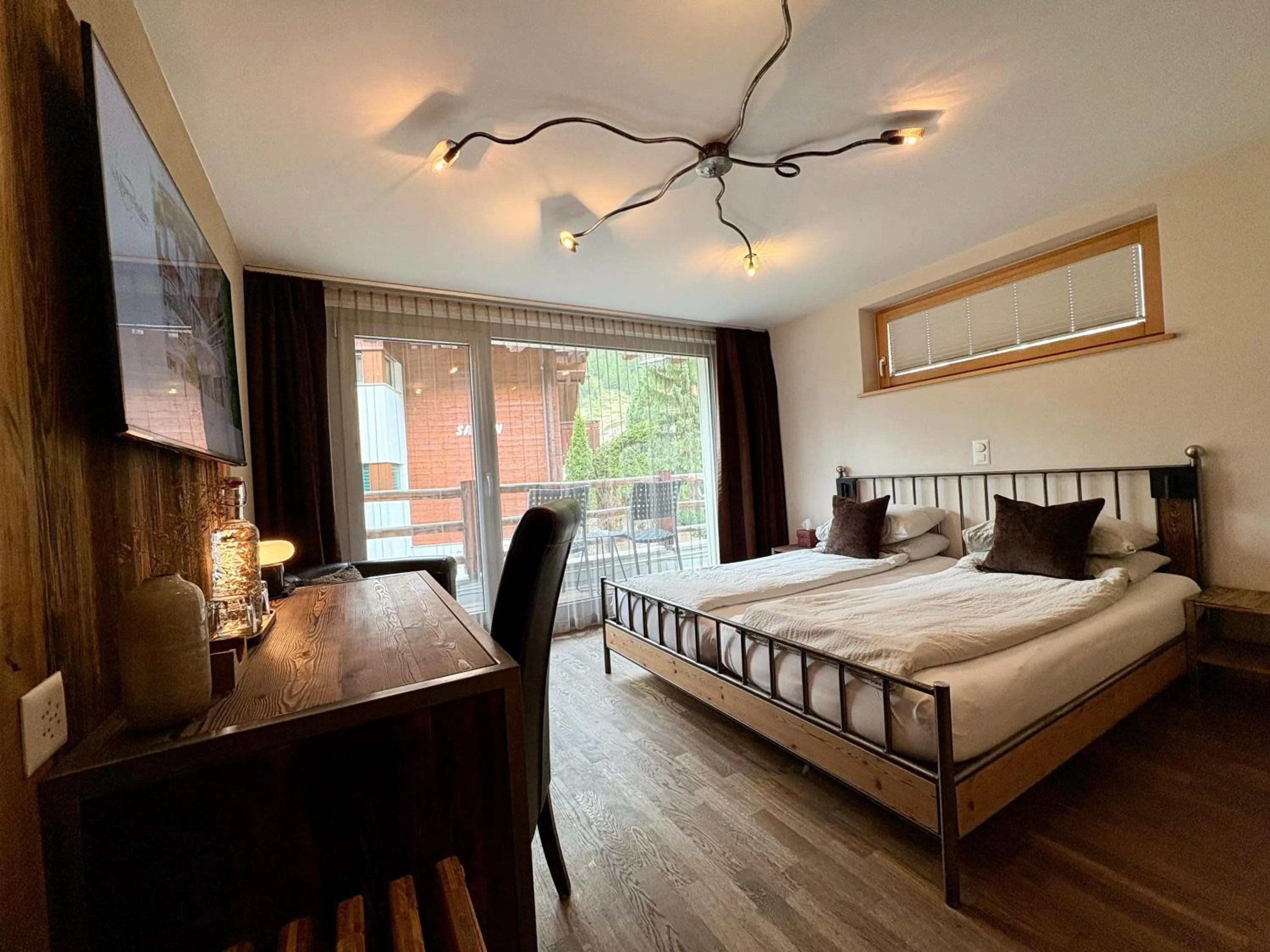 Photo of the whole room, Bed in Alpenlodge