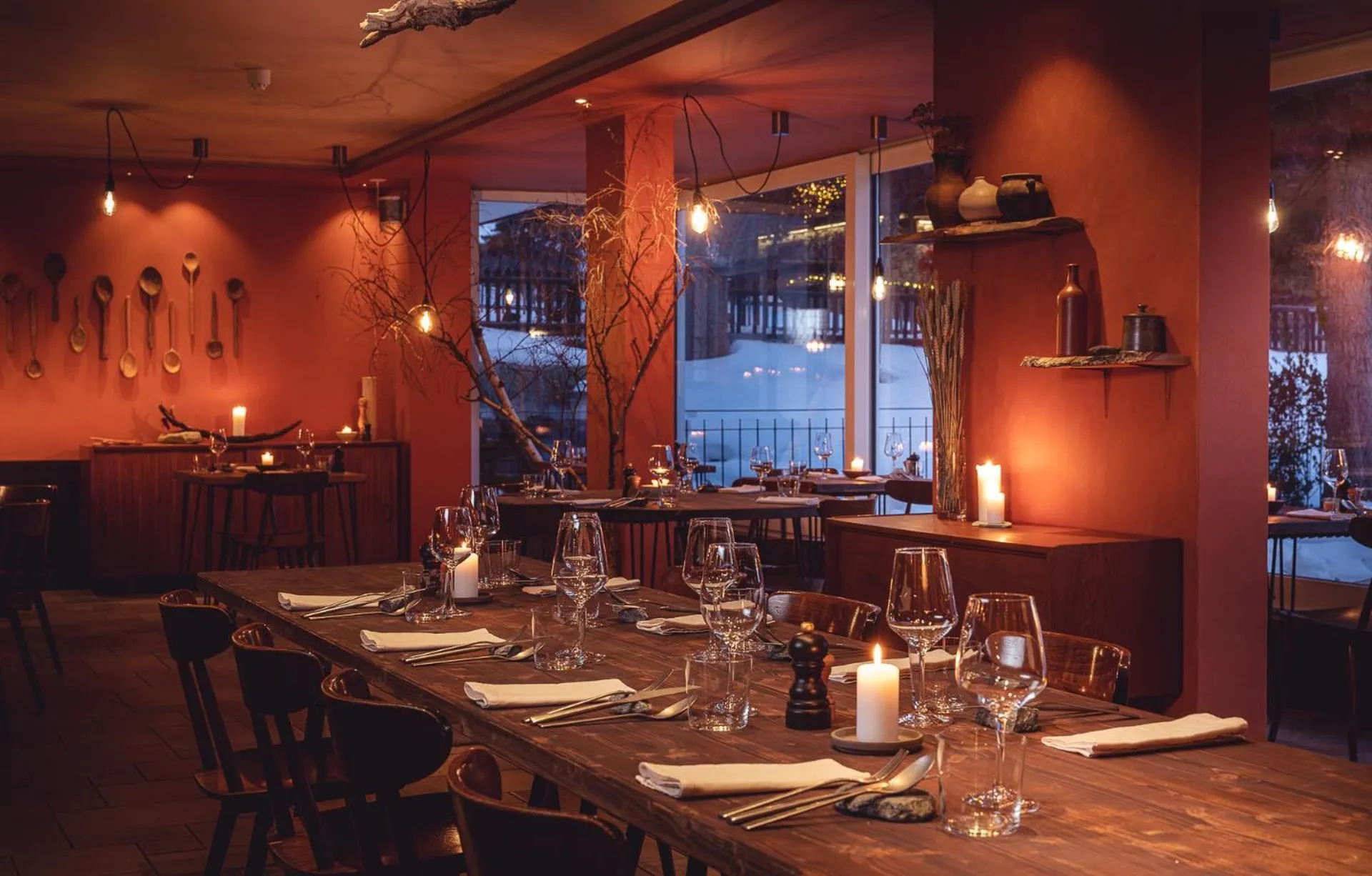 Restaurant/places to eat in the rex