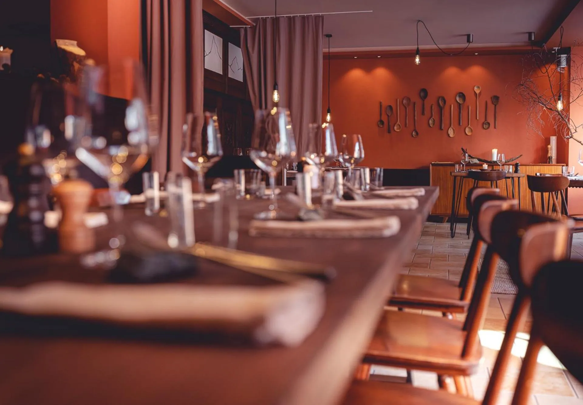 Restaurant/places to eat in the rex