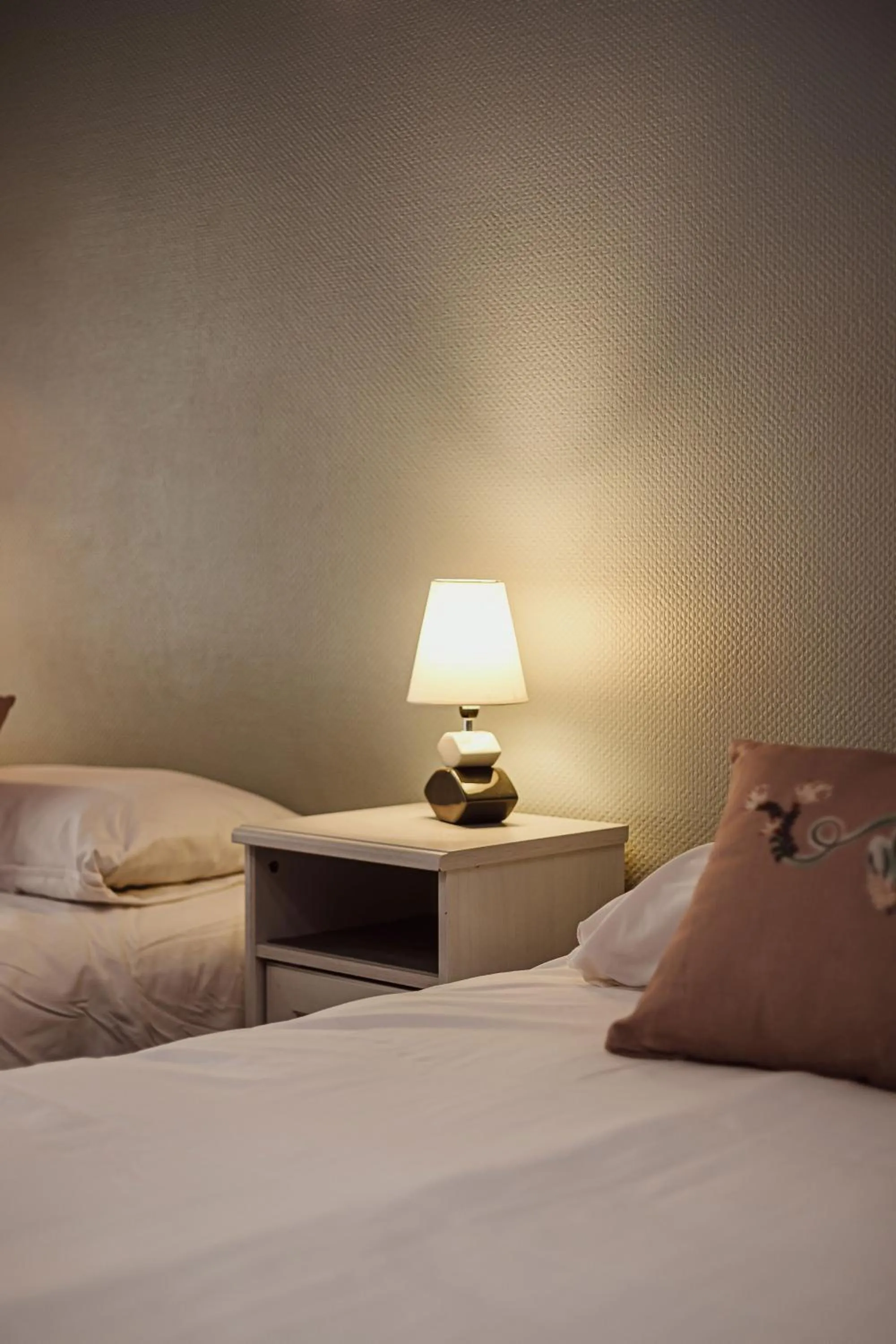 Bedroom, Bed in Residence Avy Baudelaire - Lyon Bellecour