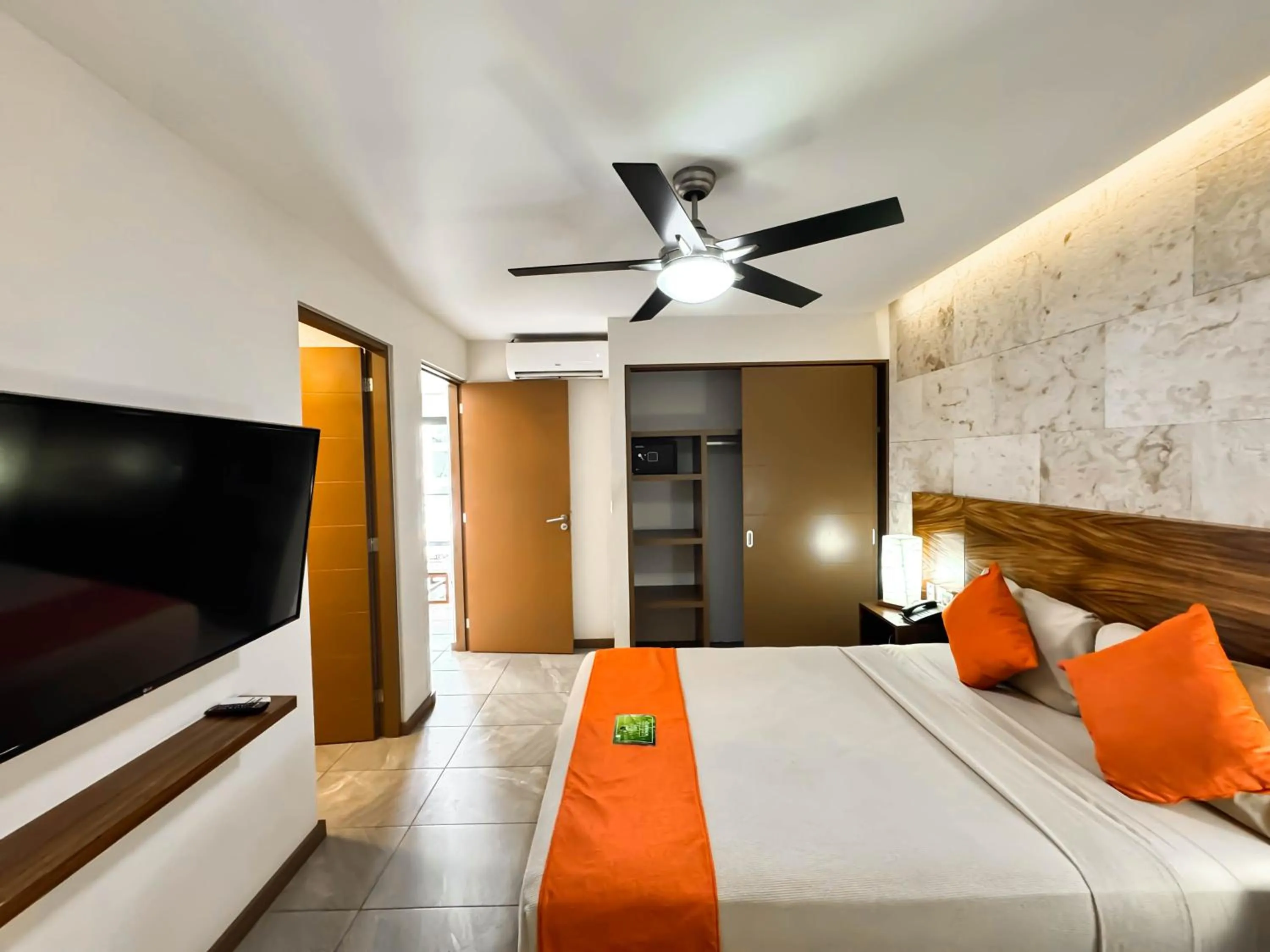 TV and multimedia, Bed in Grand Fifty Suites