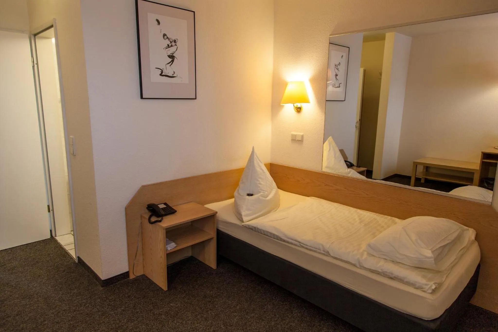 Bed in Hotel Moerser Hof