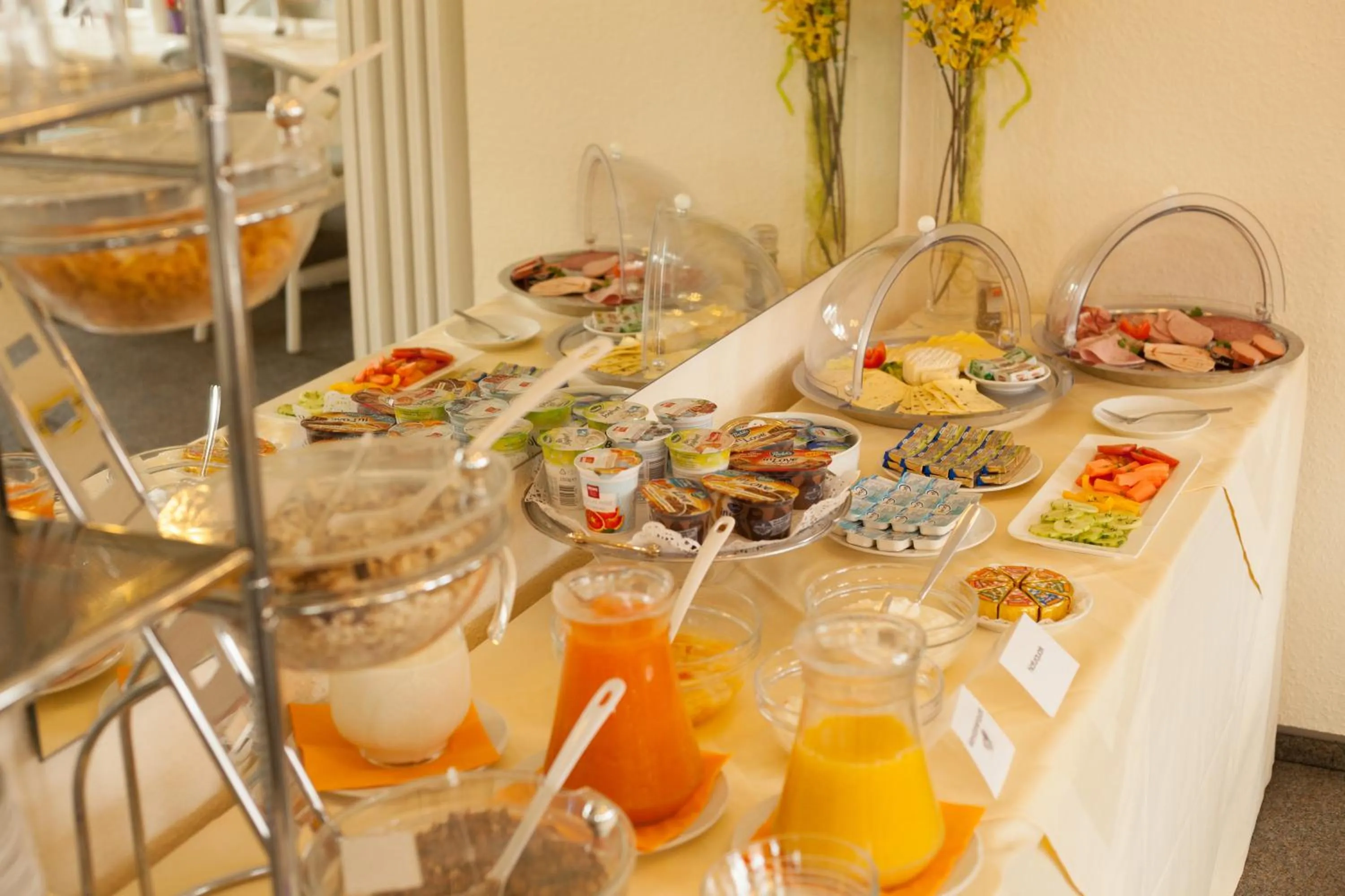 Food and drinks in Hotel Moerser Hof