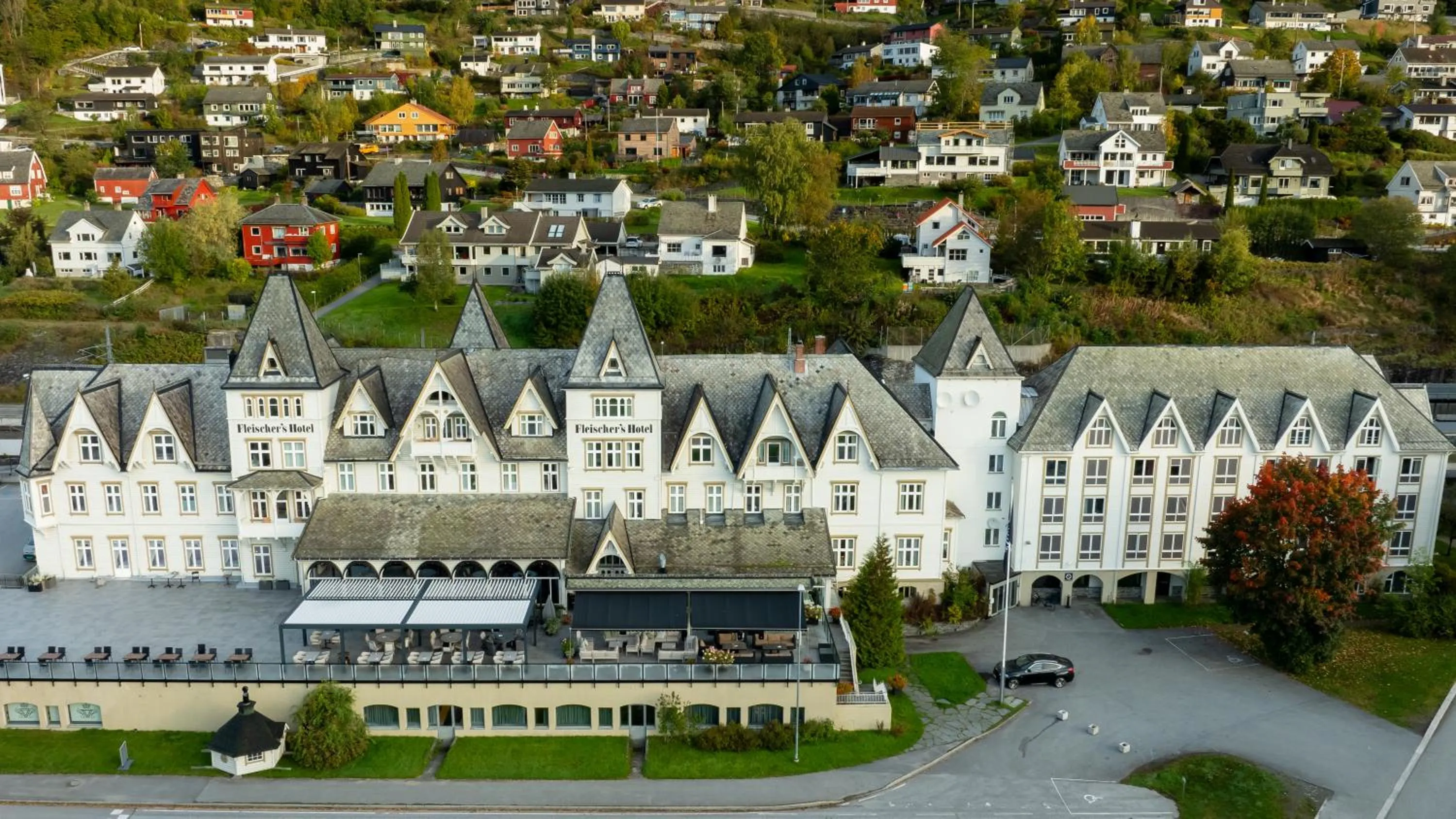 Property building in Fleischer's Hotel