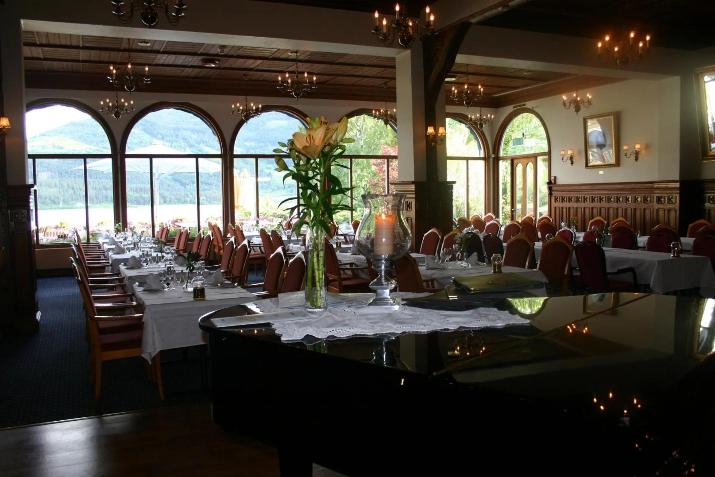 Restaurant/places to eat in Fleischer's Hotel