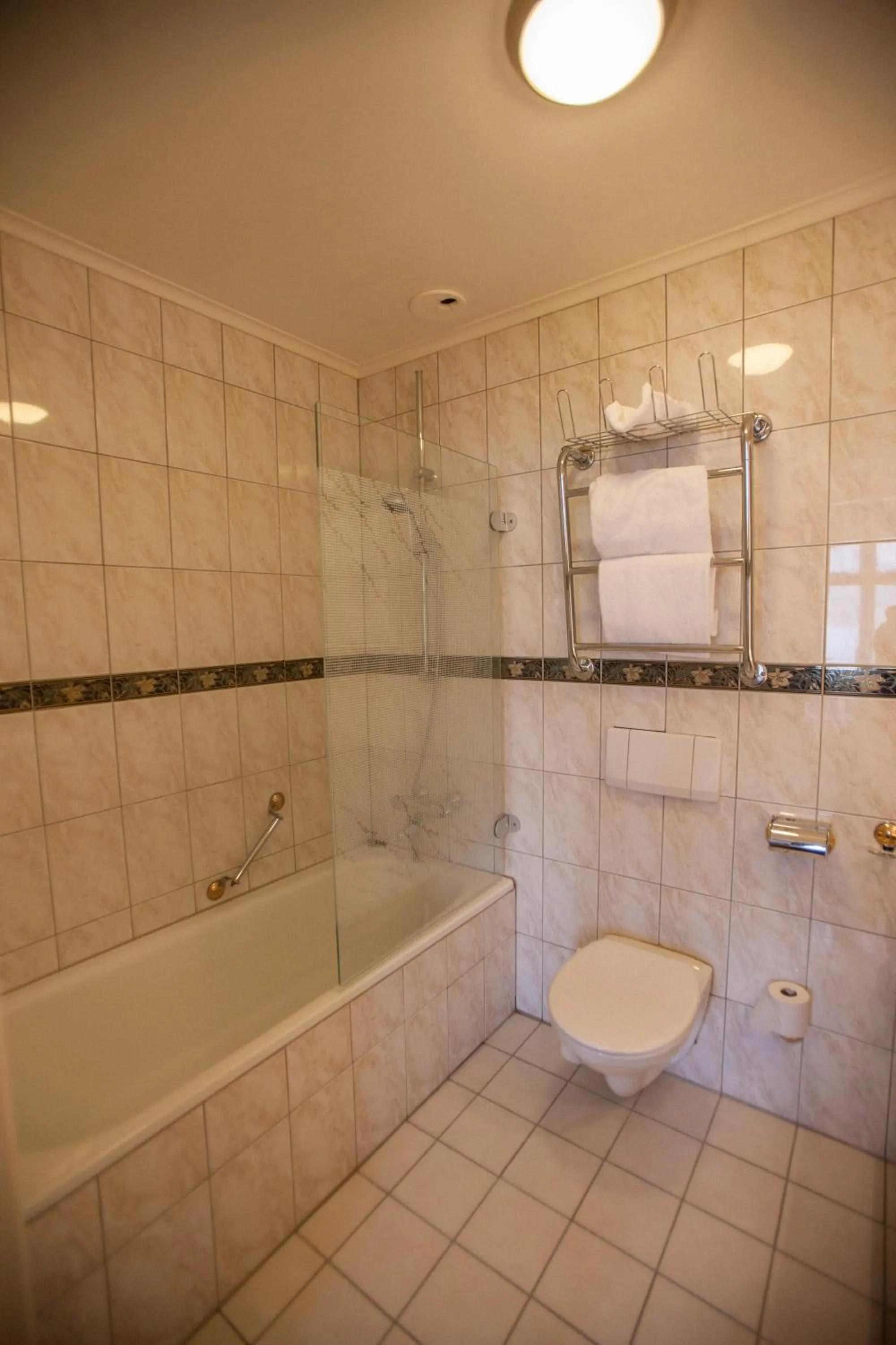 Bathroom in Fleischer's Hotel