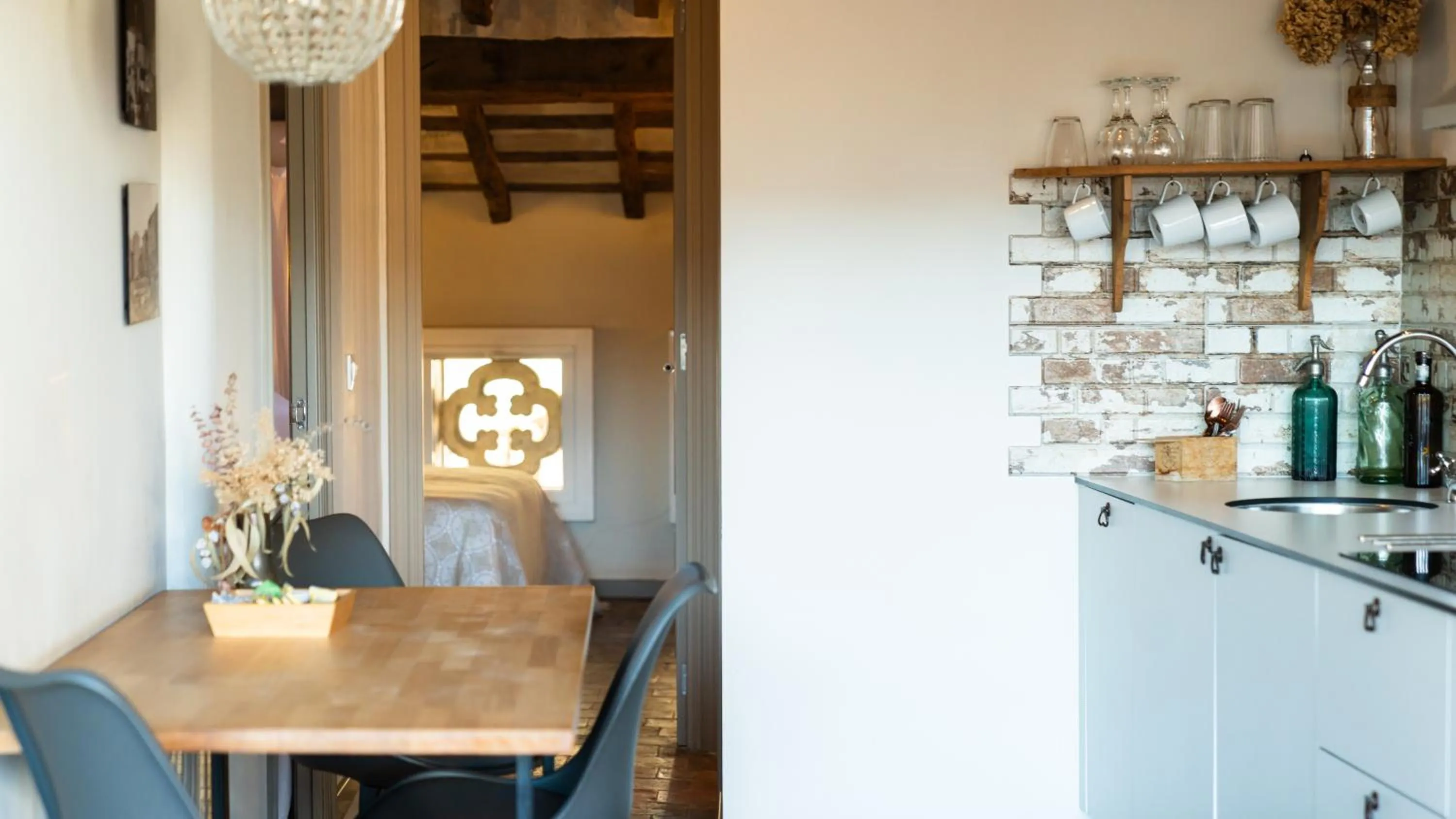 Kitchen or kitchenette in El Jardinet de Sant Esteve