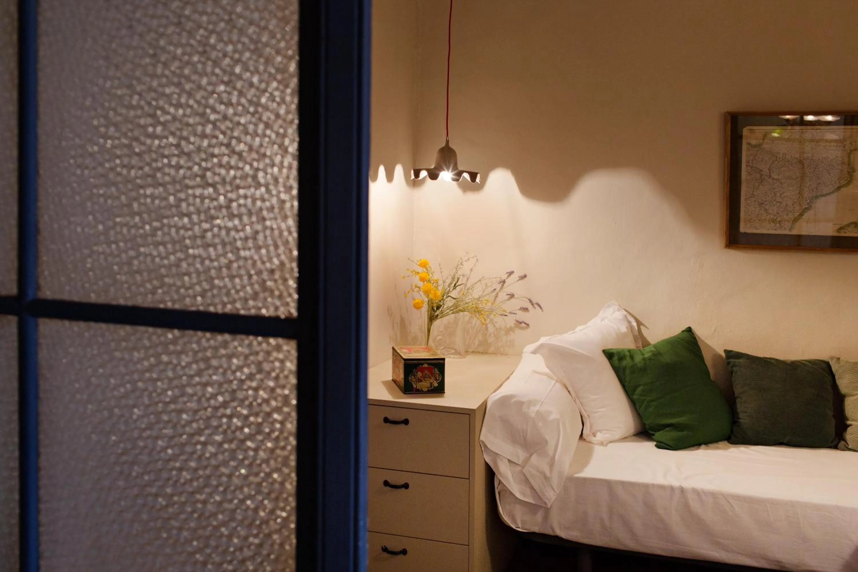 children, Bed in El Jardinet de Sant Esteve