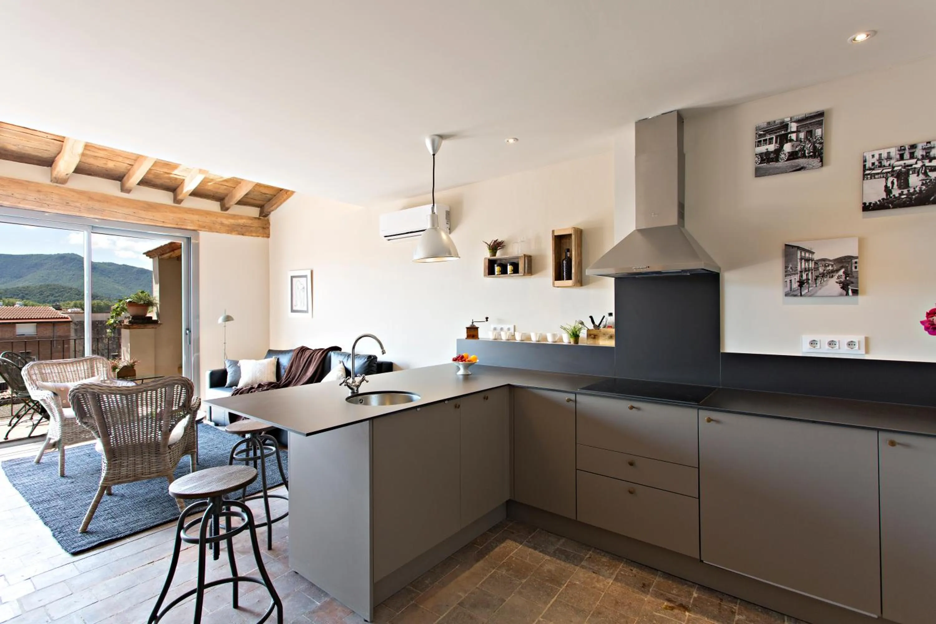 Kitchen or kitchenette in El Jardinet de Sant Esteve