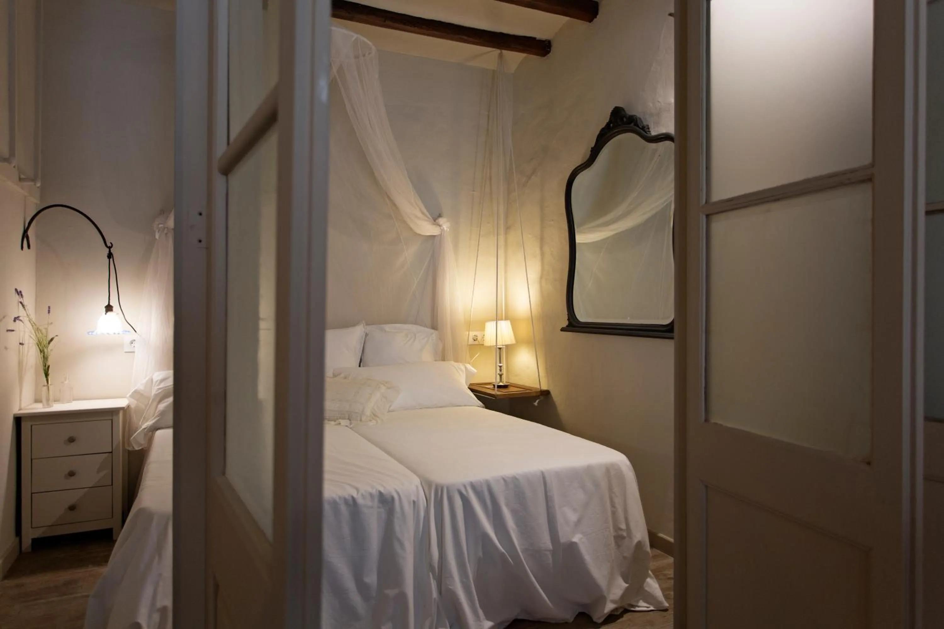 Photo of the whole room, Bed in El Jardinet de Sant Esteve