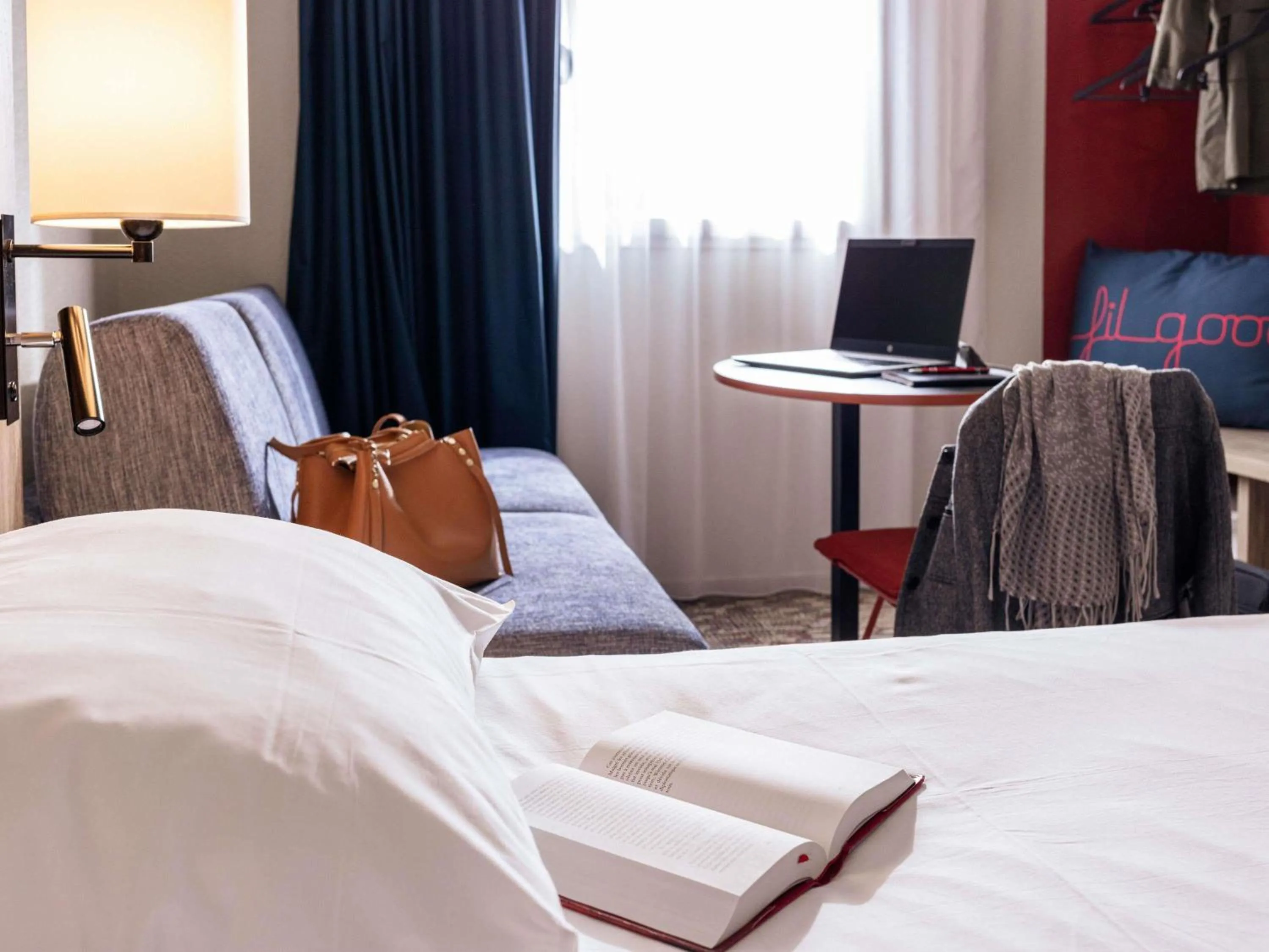 Bedroom, Bed in ibis Styles Toulouse Lavaur