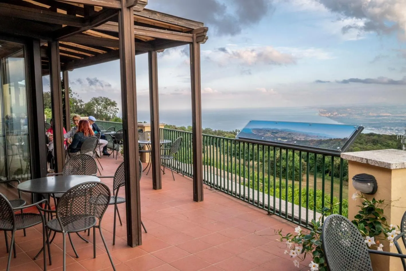 Lounge or bar in Hotel Monteconero