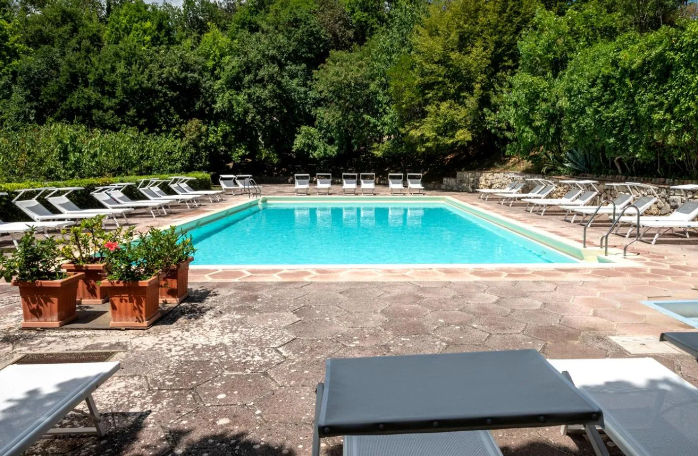 Pool view in Hotel Monteconero