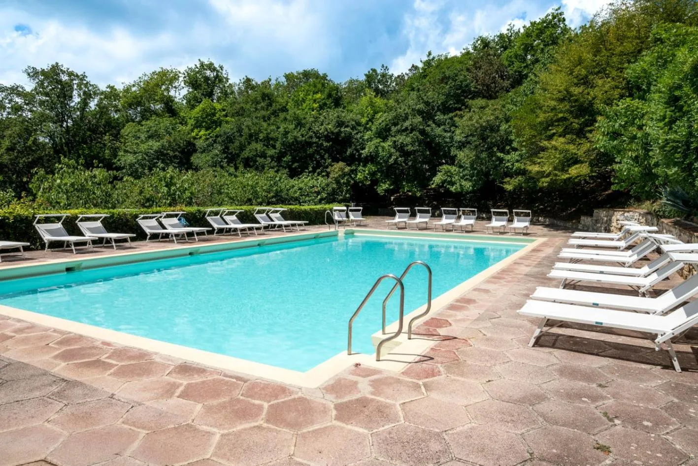 Pool view in Hotel Monteconero