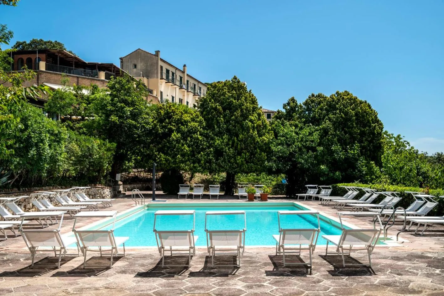 Pool view in Hotel Monteconero