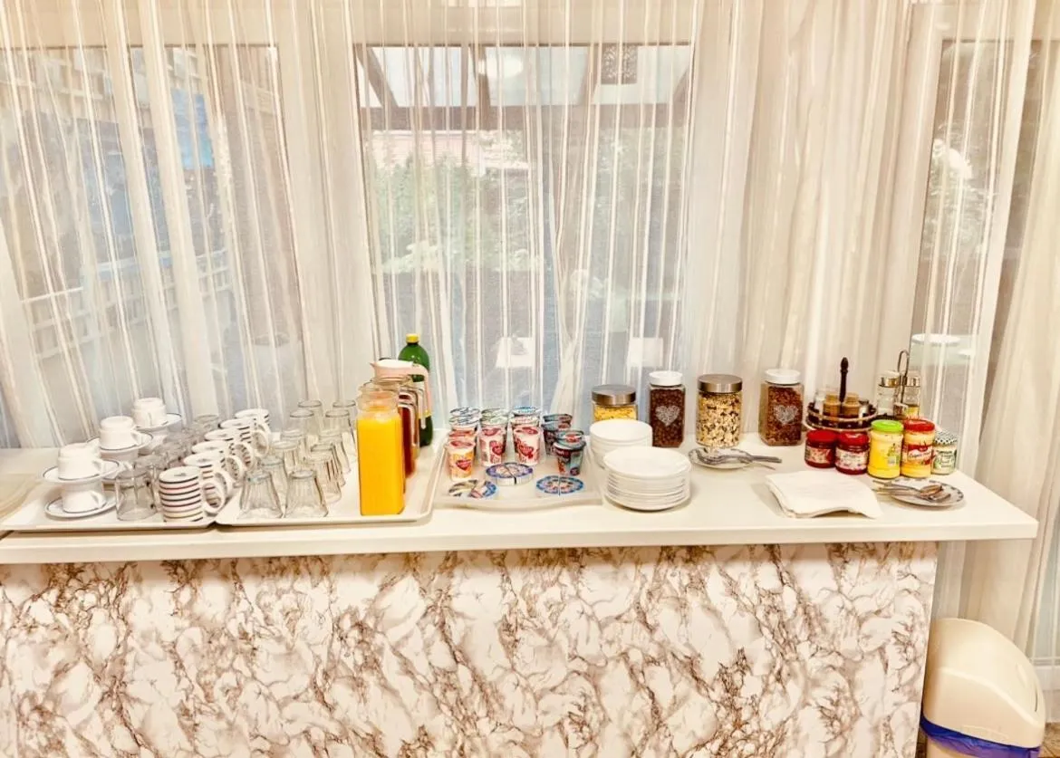 Continental breakfast in Villa Lux