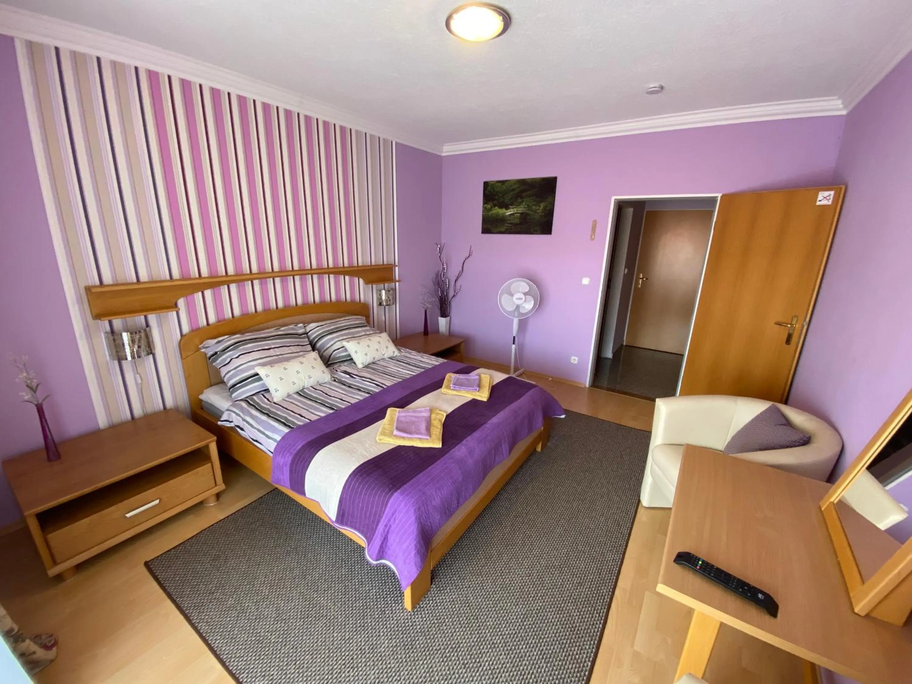 Photo of the whole room, Bed in Villa Lux