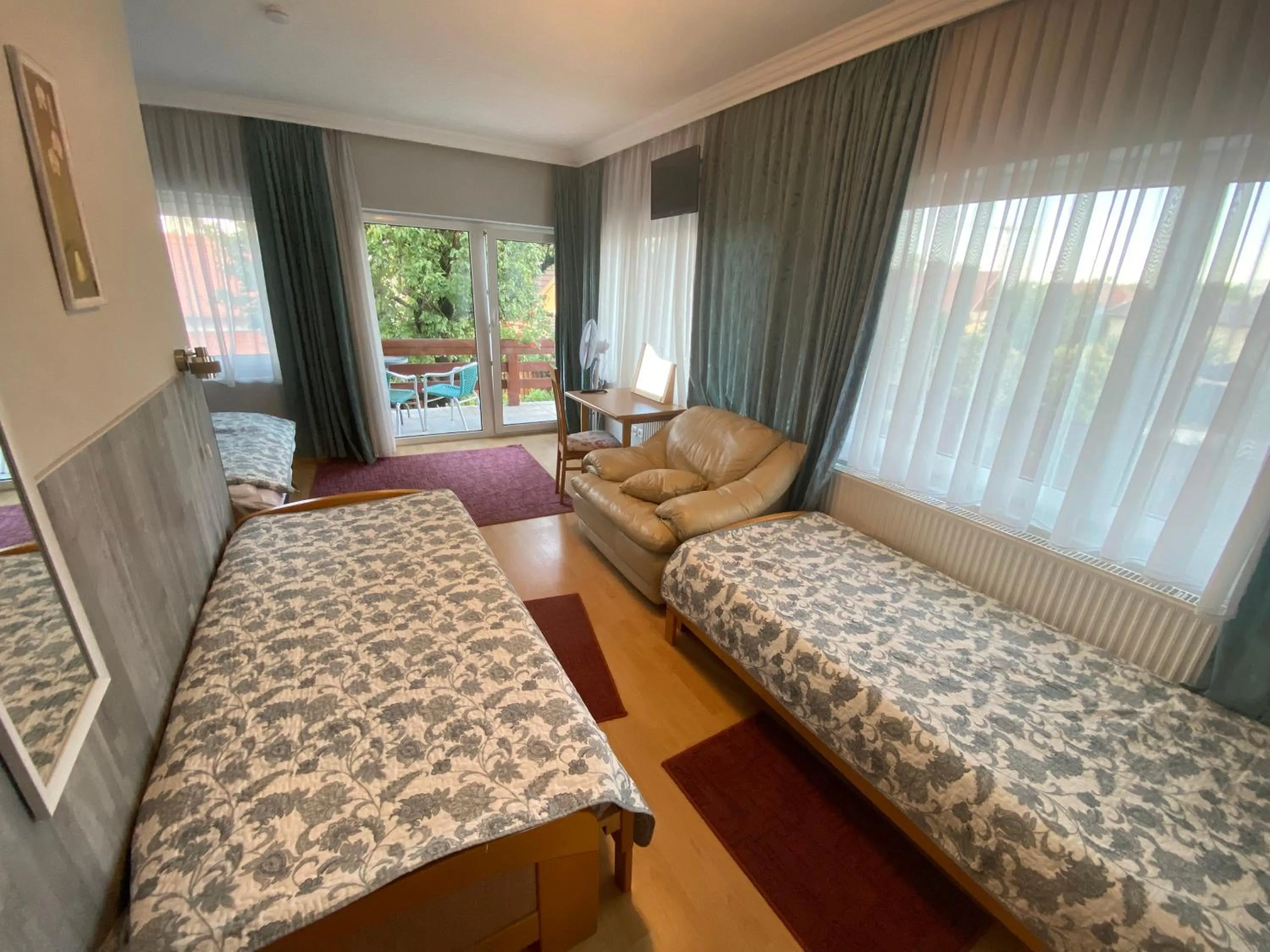 Bedroom, Bed in Villa Lux