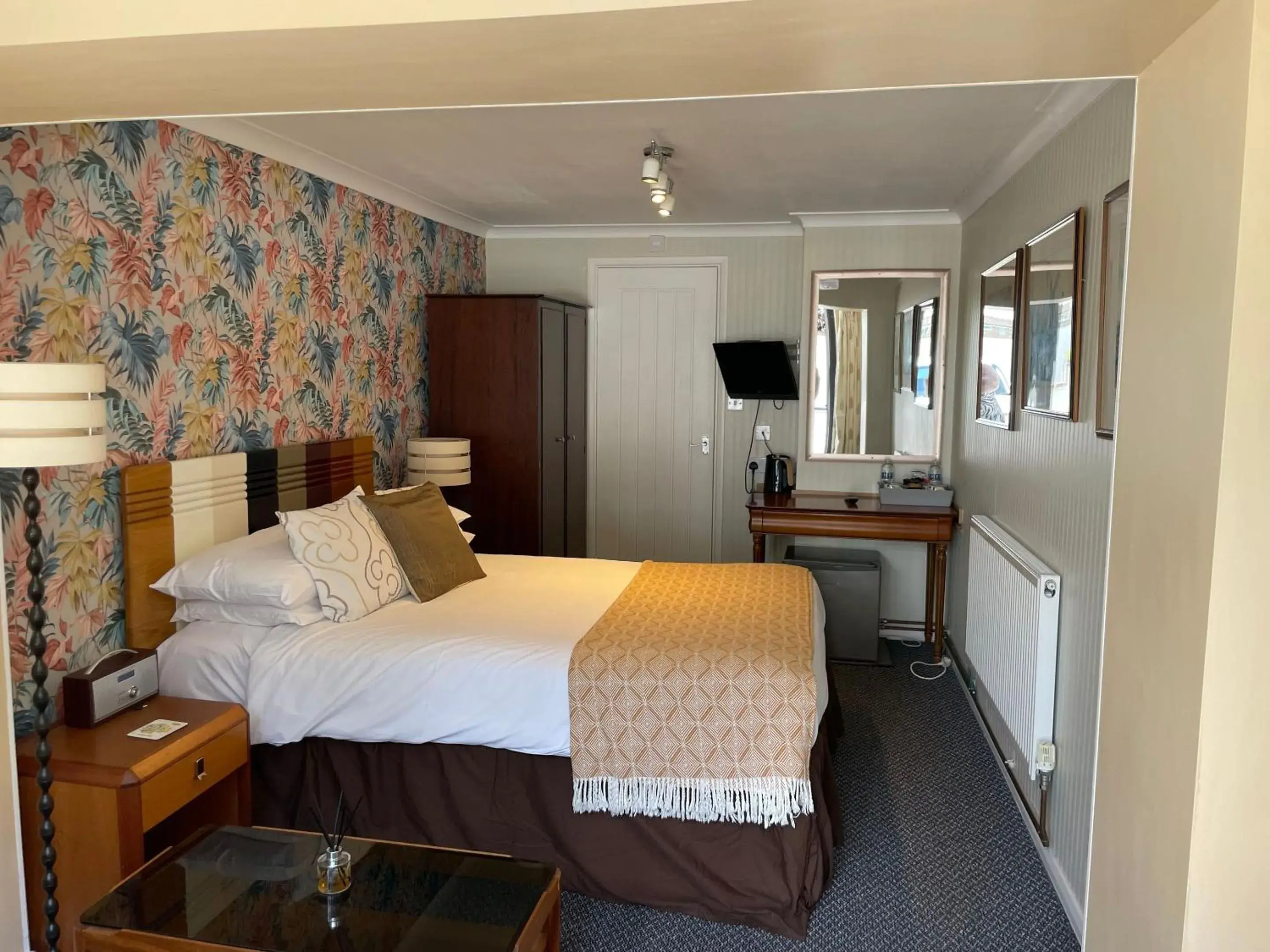 Double Room with Terrace in Knights Court Double Room with Terrace in Knights Court