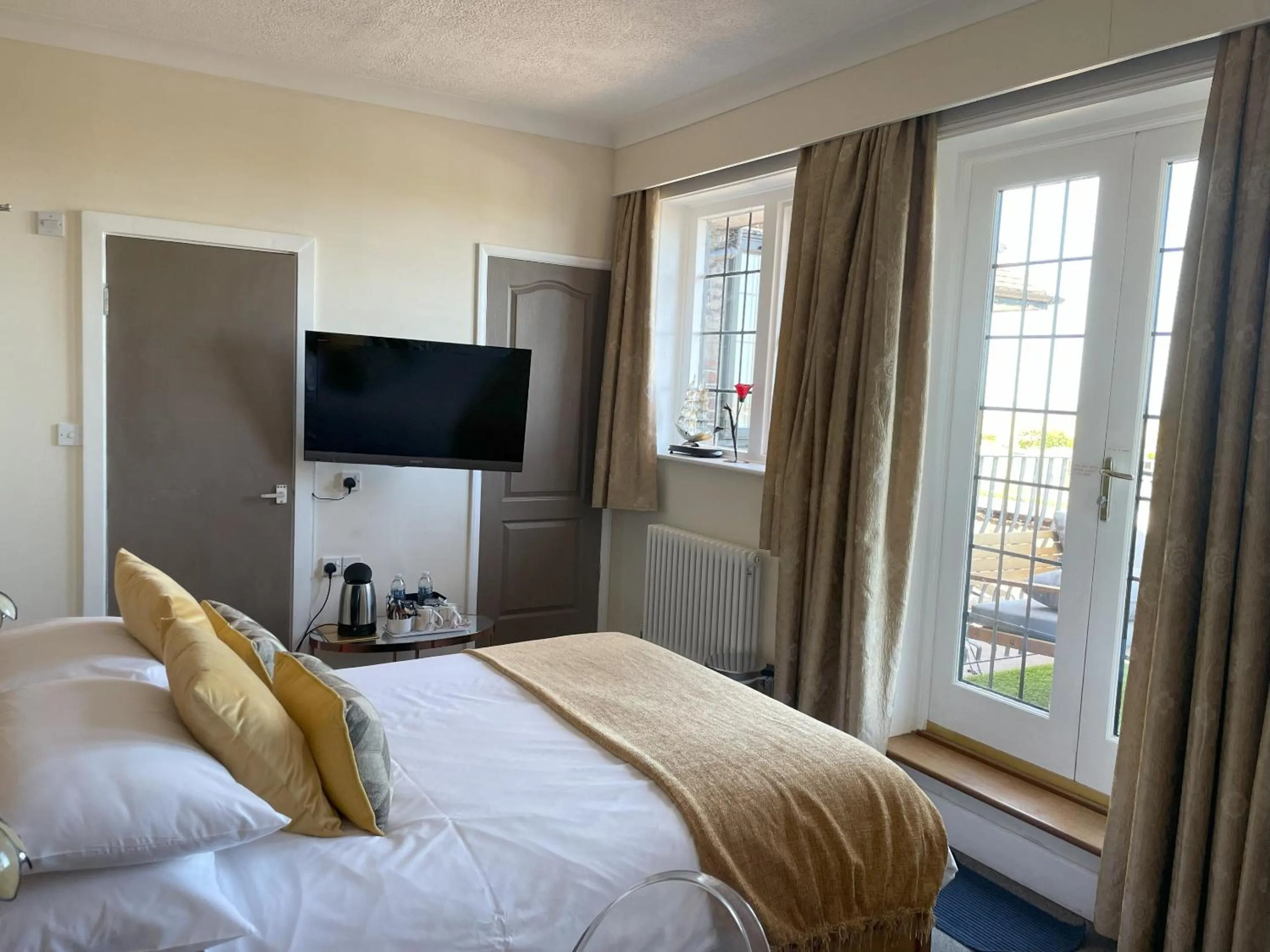 Bedroom, Bed in Knights Court