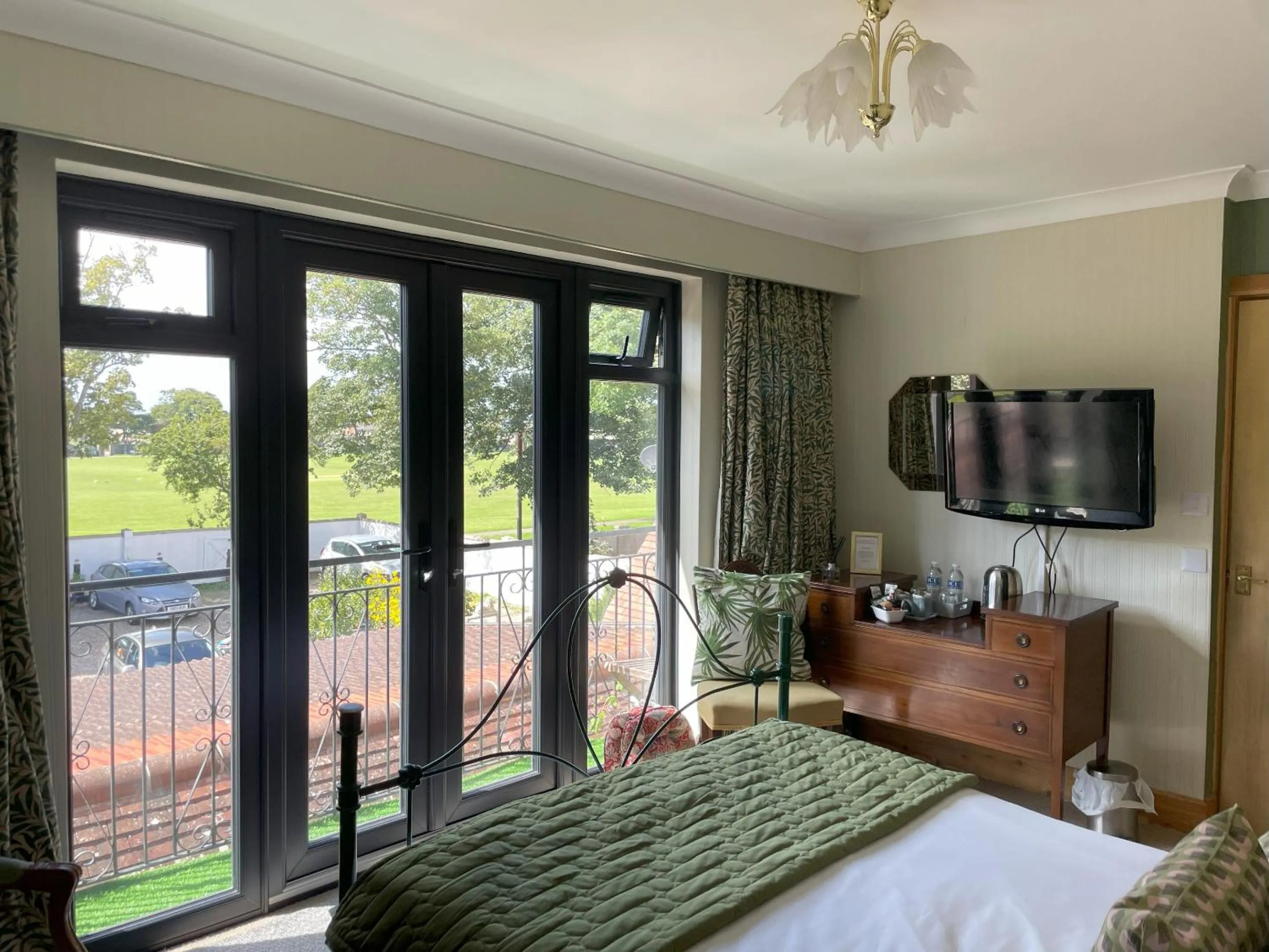 Bedroom, Bed in Knights Court