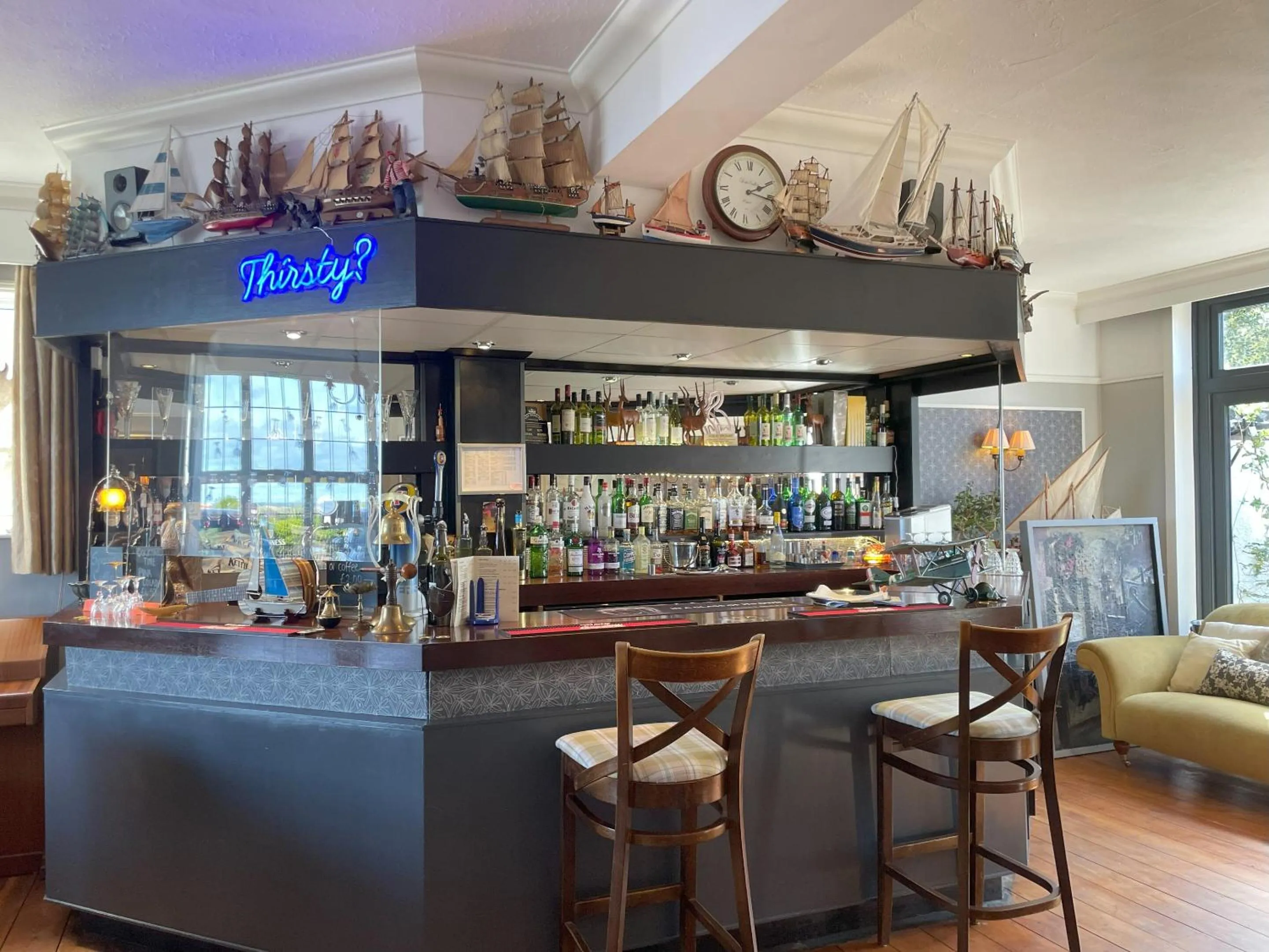 Lounge or bar in Knights Court