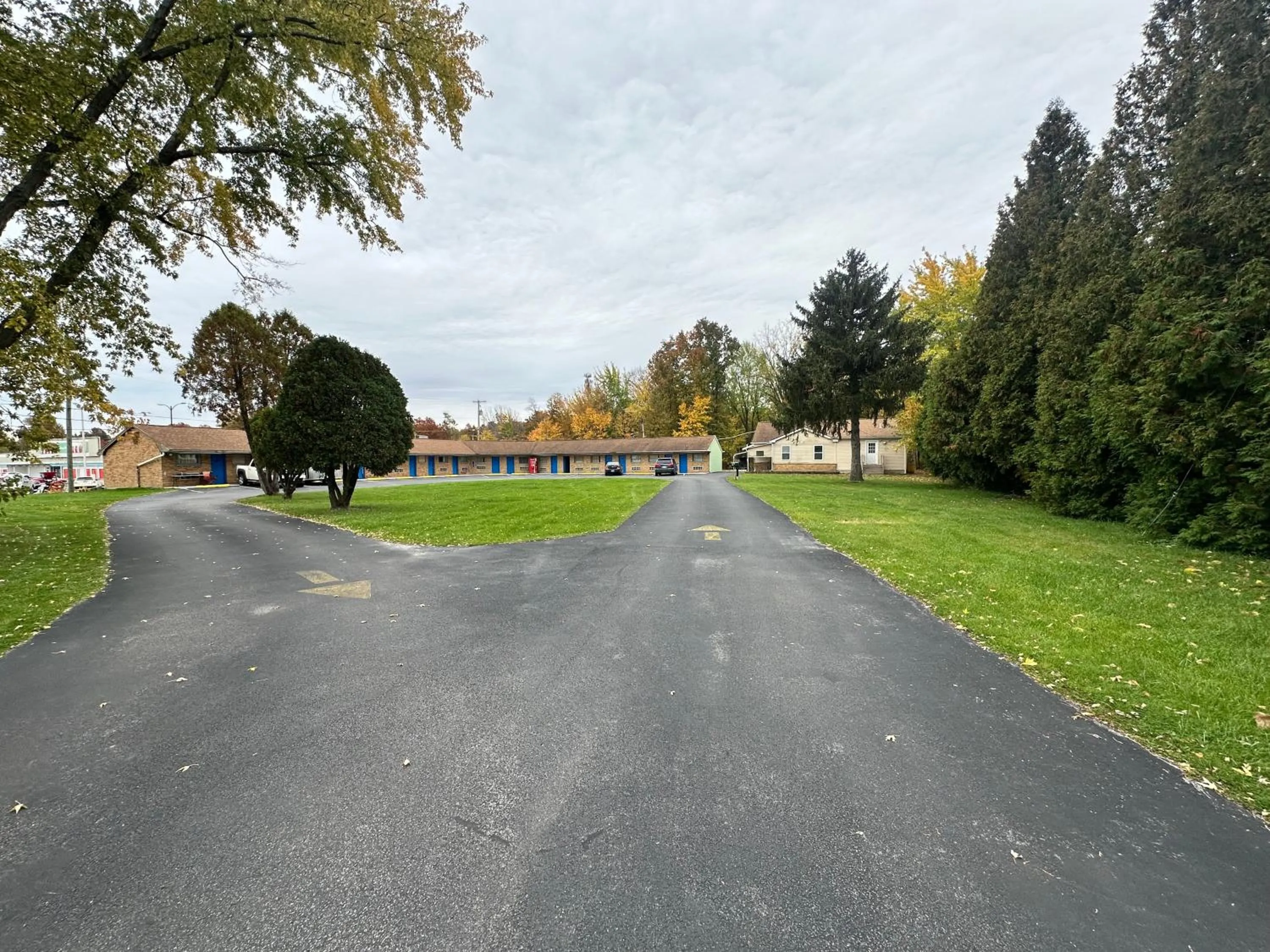 Other in Westgate Manor Motel Austintown & Youngstown OHIO