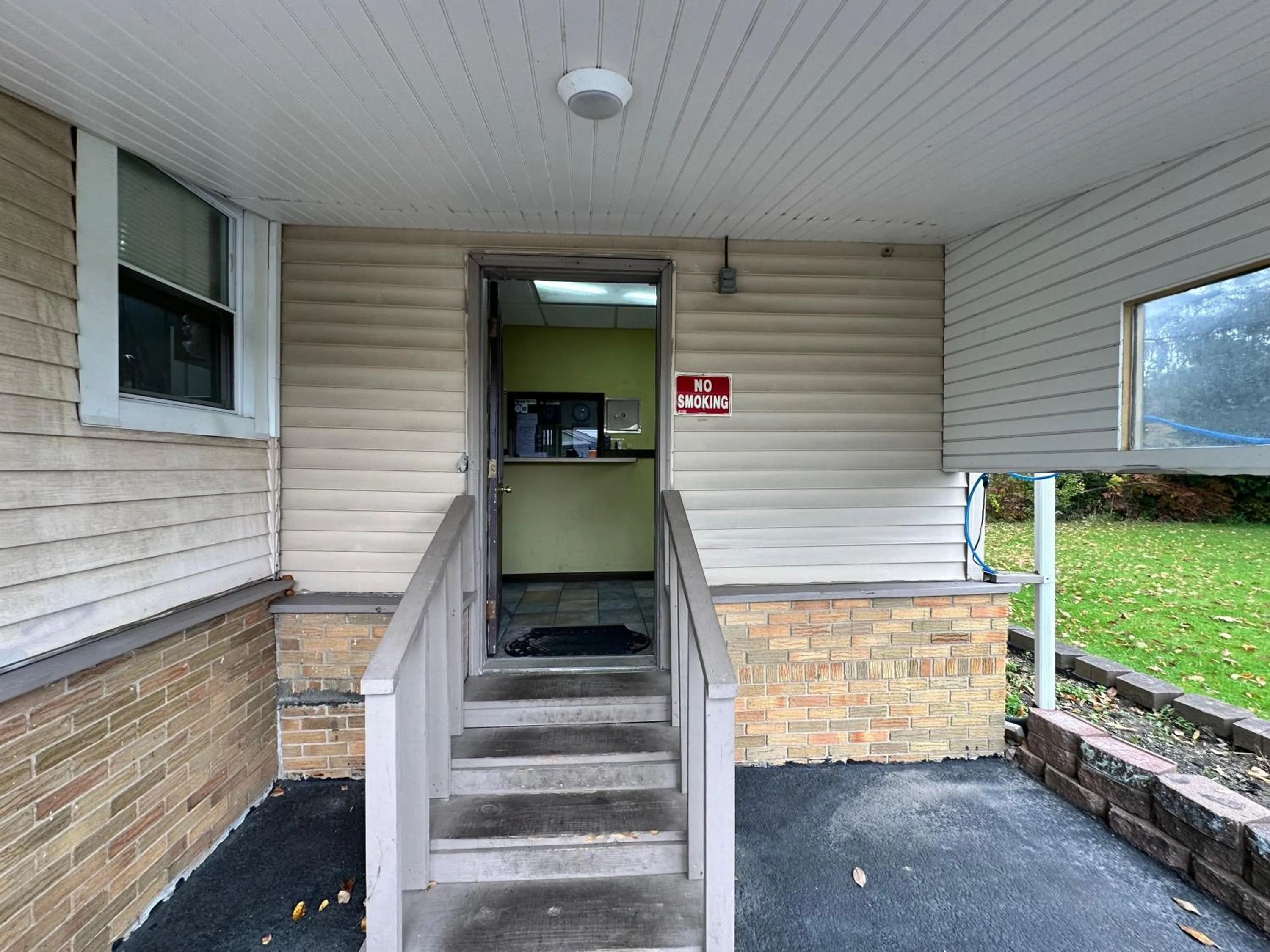 Lobby or reception in Westgate Manor Motel Austintown & Youngstown OHIO