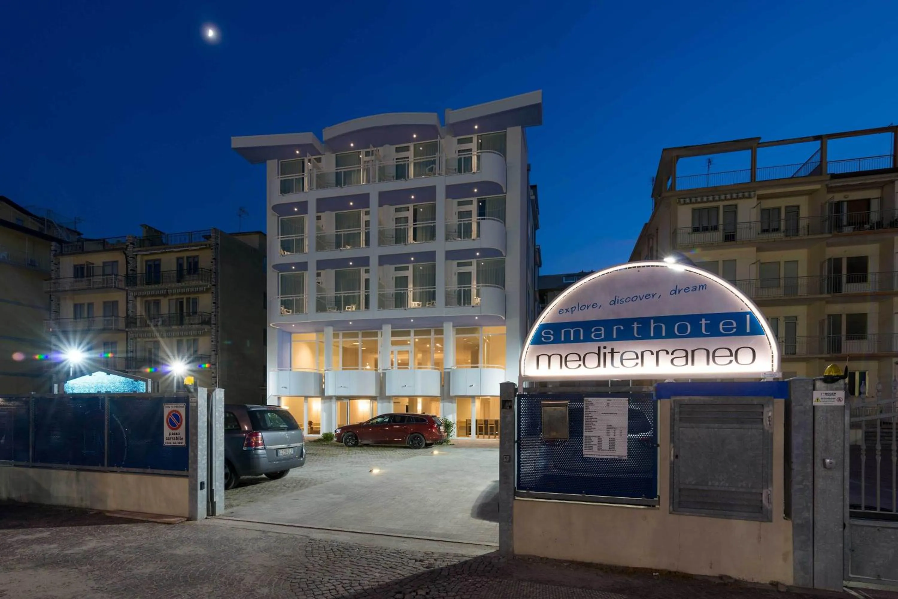 Facade/entrance in Hotel Mediterraneo