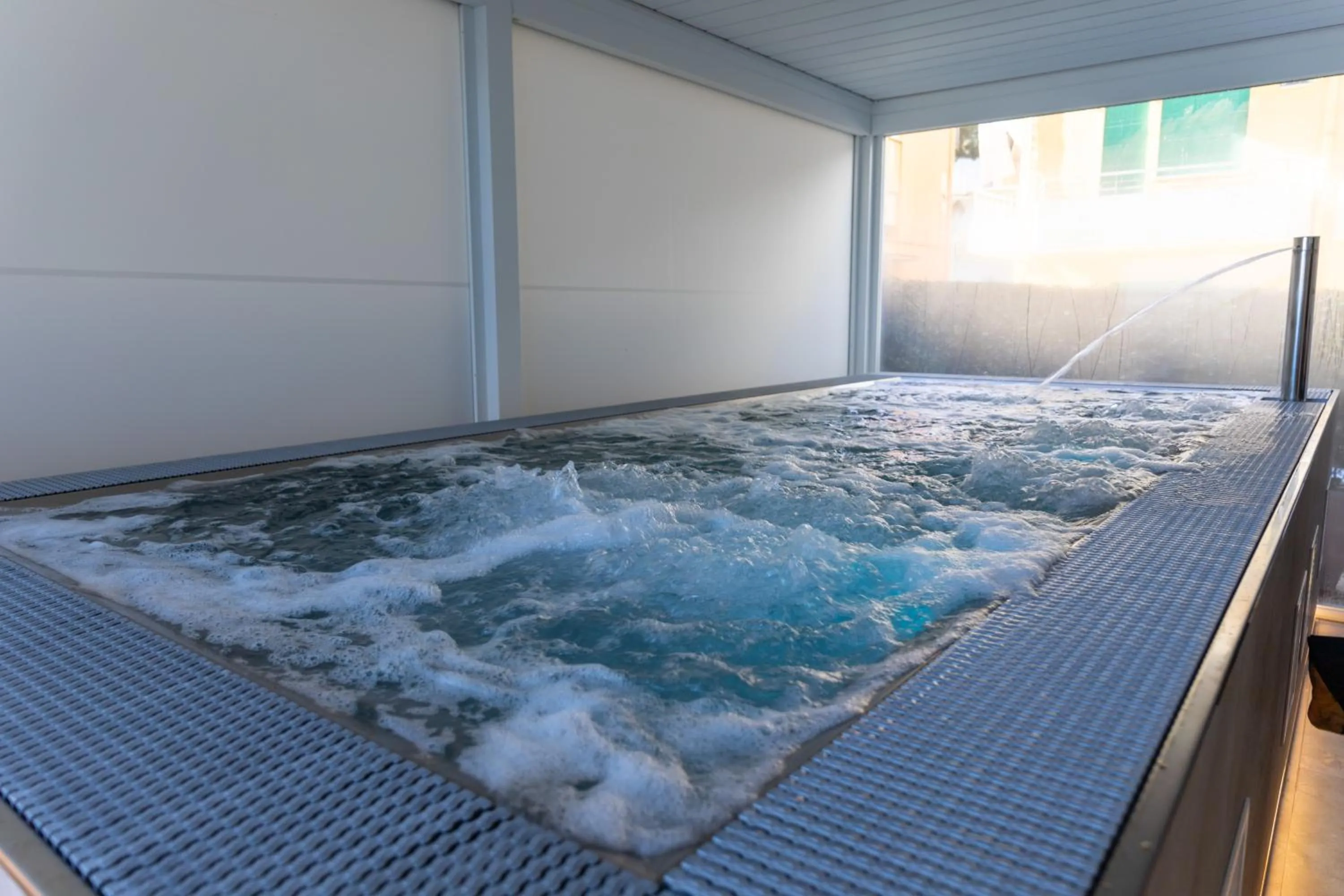Hot Tub in Hotel Mediterraneo