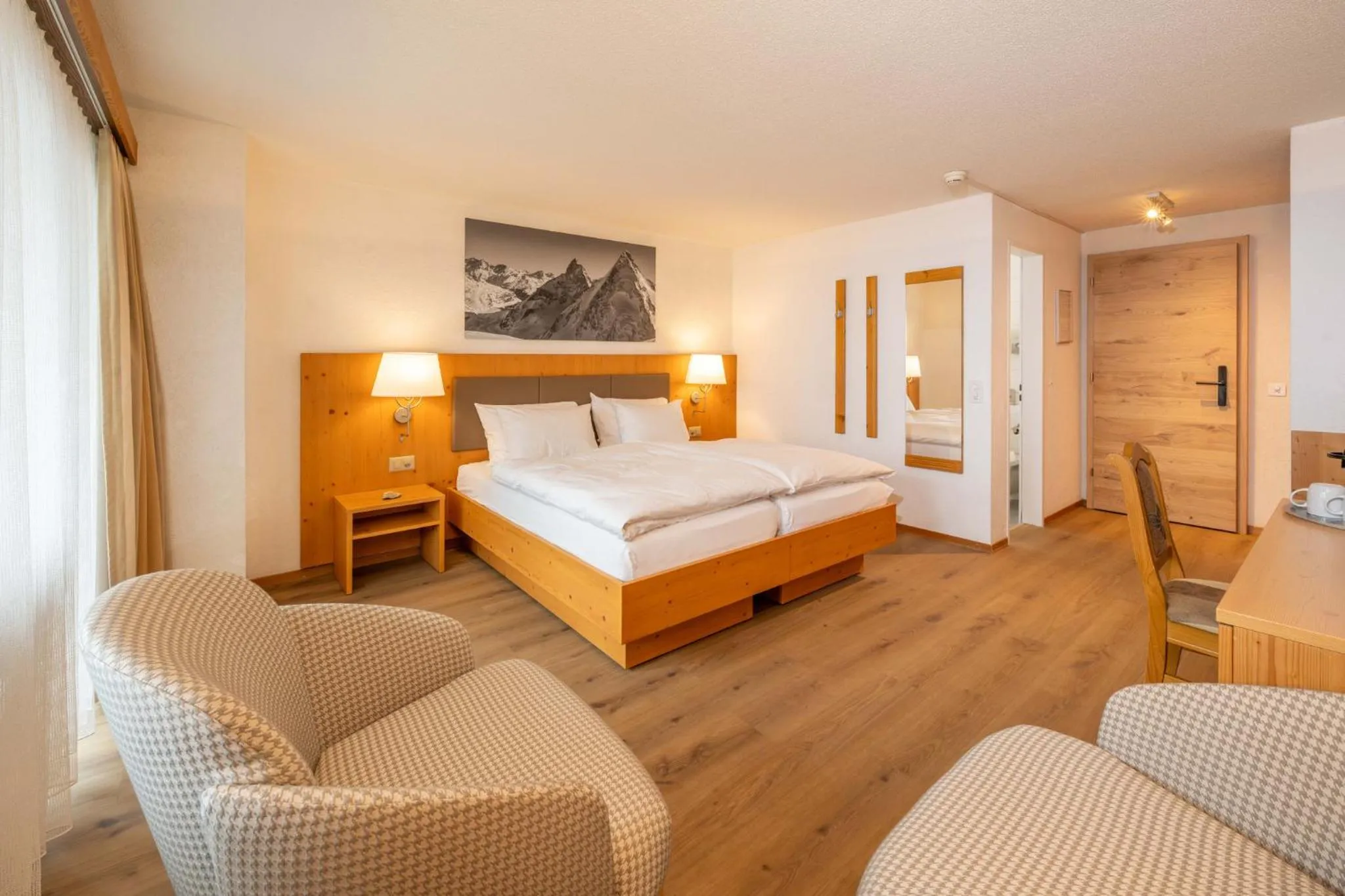 Photo of the whole room, Bed in Hotel Sarazena