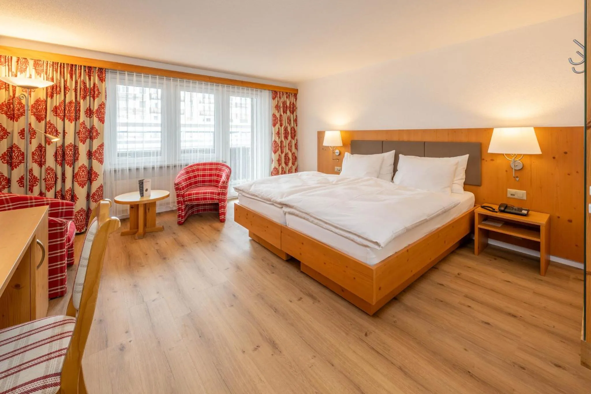 Staff, Bed in Hotel Sarazena