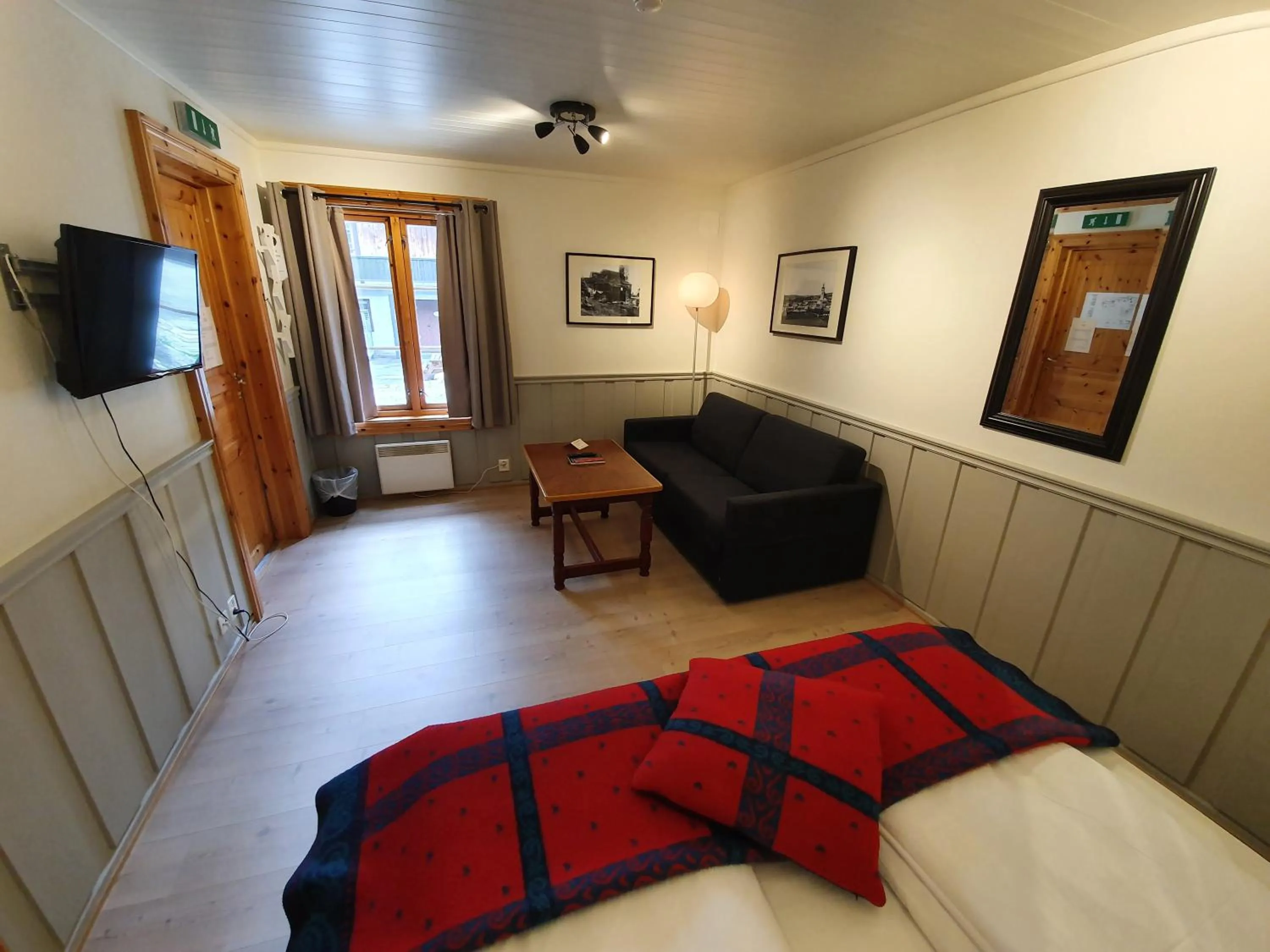 Seating area, Bed in Vertshuset Røros