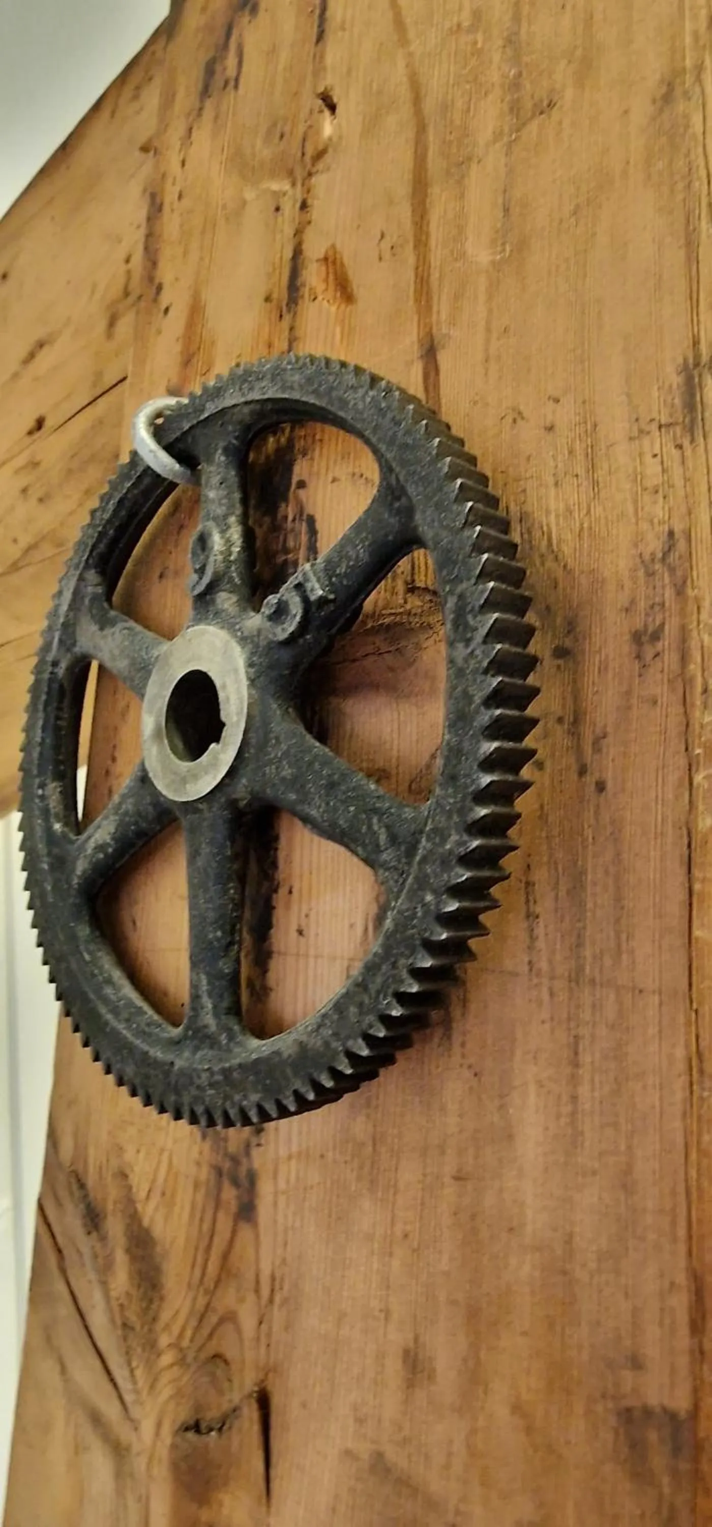 Text overlay in Vertshuset Røros