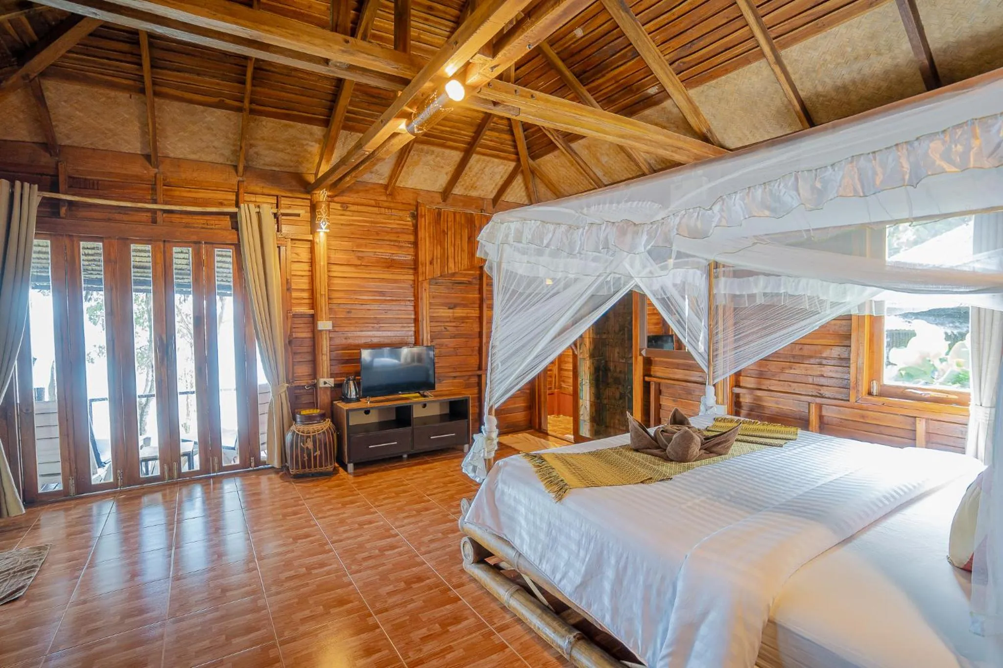Bedroom, Bed in Koh Jum Resort