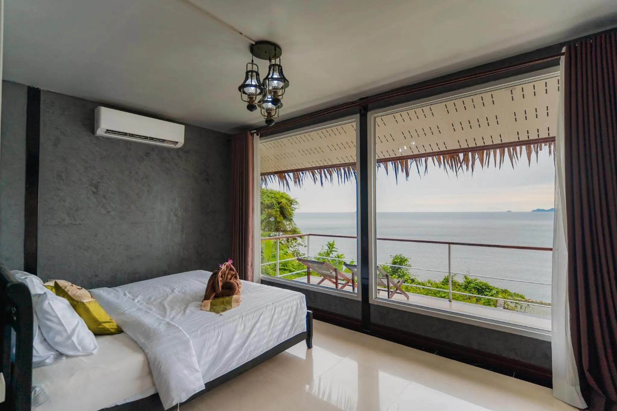 Bedroom, Bed in Koh Jum Resort