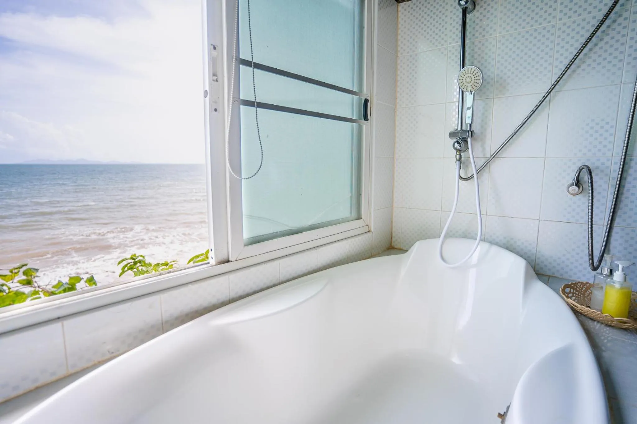 Bath in Koh Jum Resort