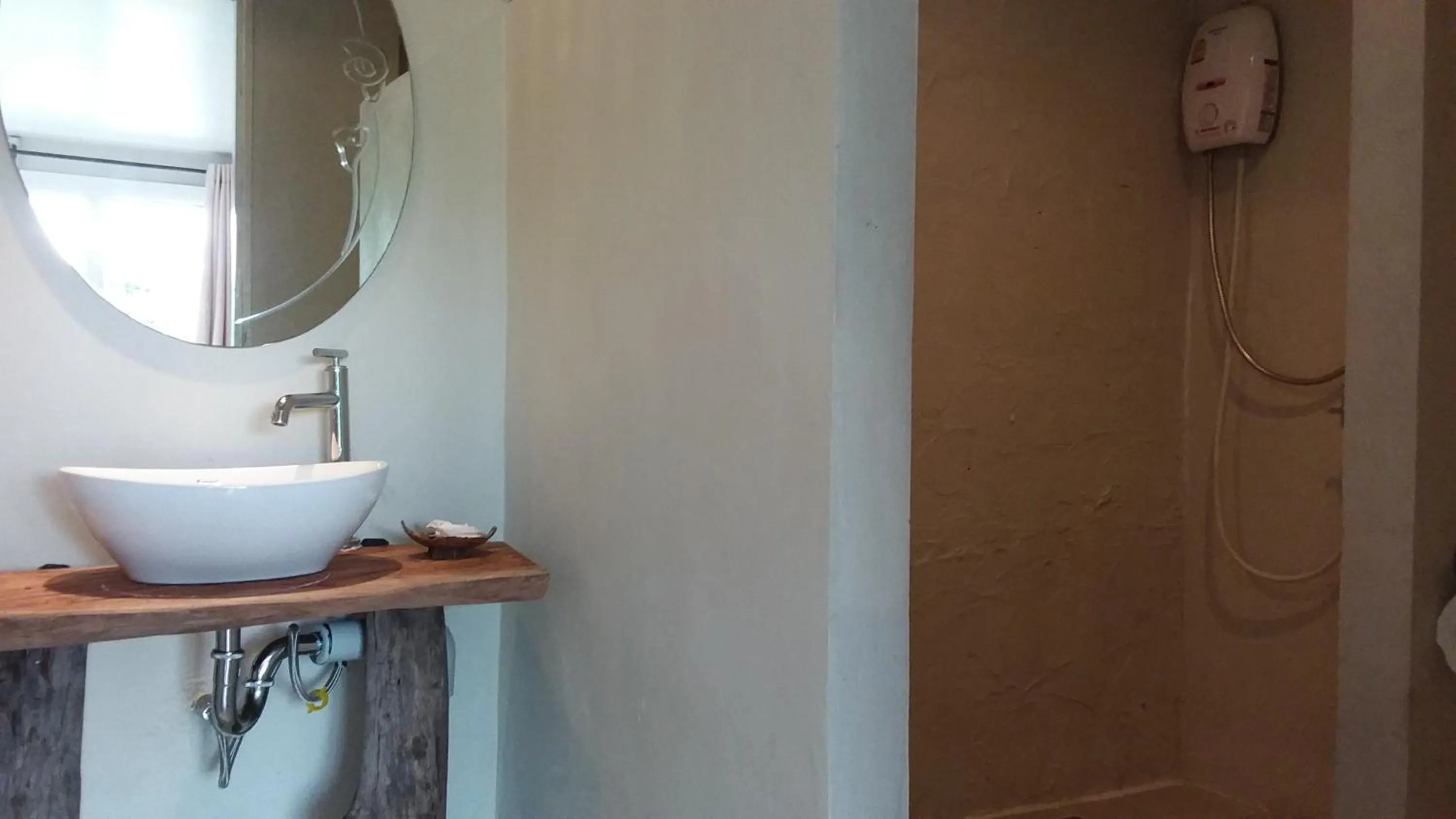 Chasorn Riverside Resort